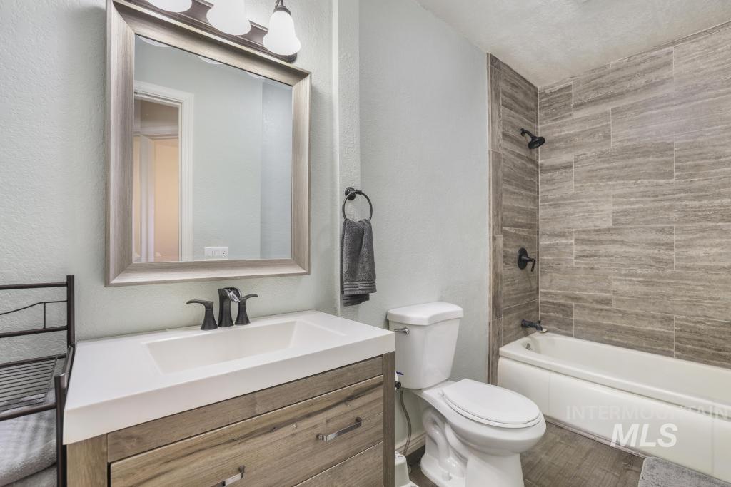 821 12th Ave N, Buhl, Idaho 83316, 3 Bedrooms, 2 Bathrooms, Residential For Sale, Price $265,000,MLS 98972969