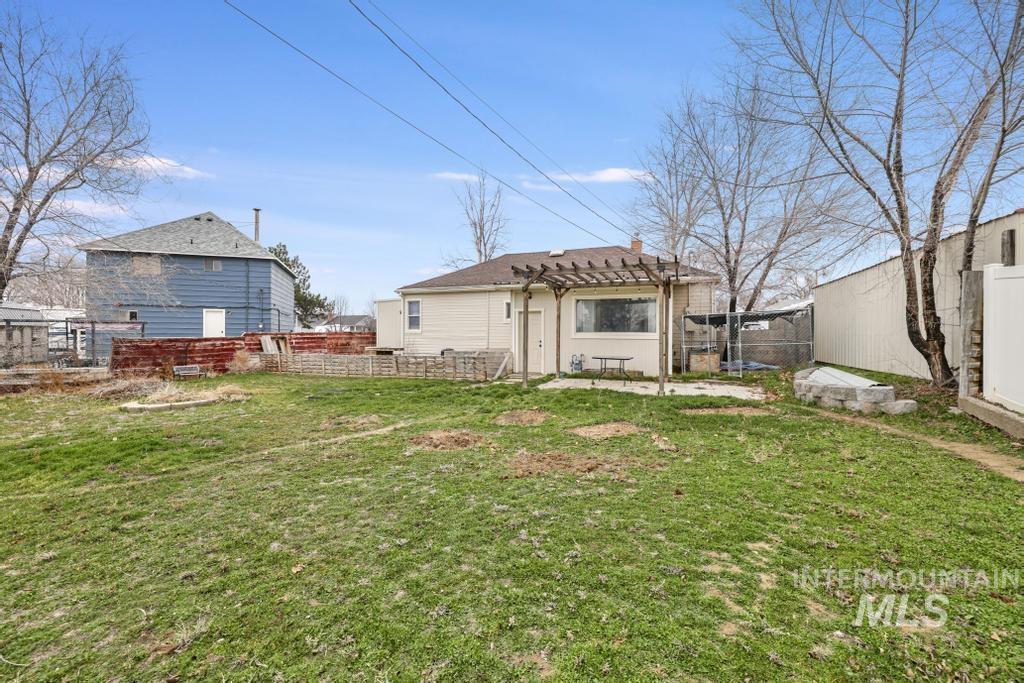 821 12th Ave N, Buhl, Idaho 83316, 3 Bedrooms, 2 Bathrooms, Residential For Sale, Price $265,000,MLS 98972969