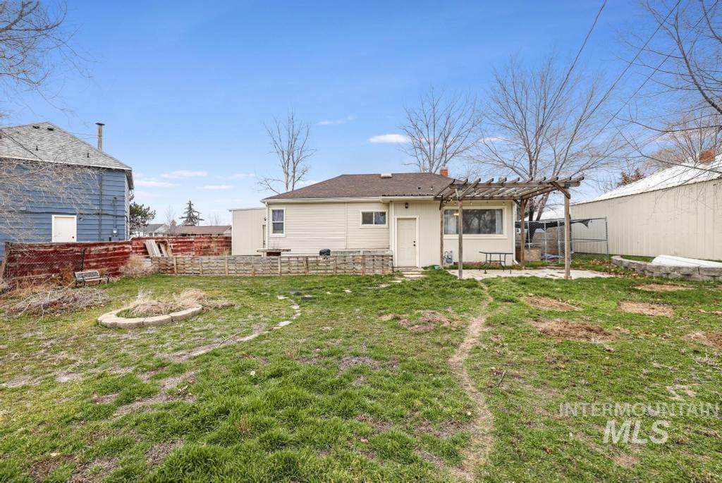 821 12th Ave N, Buhl, Idaho 83316, 3 Bedrooms, 2 Bathrooms, Residential For Sale, Price $265,000,MLS 98972969