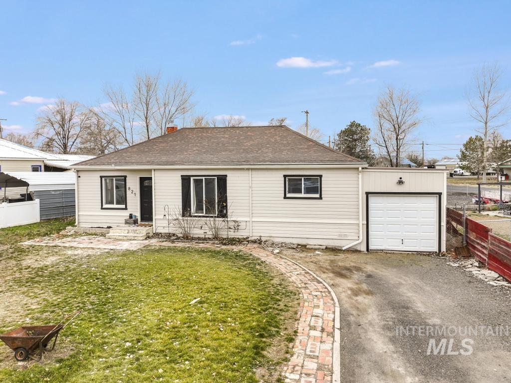 821 12th Ave N, Buhl, Idaho 83316, 3 Bedrooms, 2 Bathrooms, Residential For Sale, Price $265,000,MLS 98972969