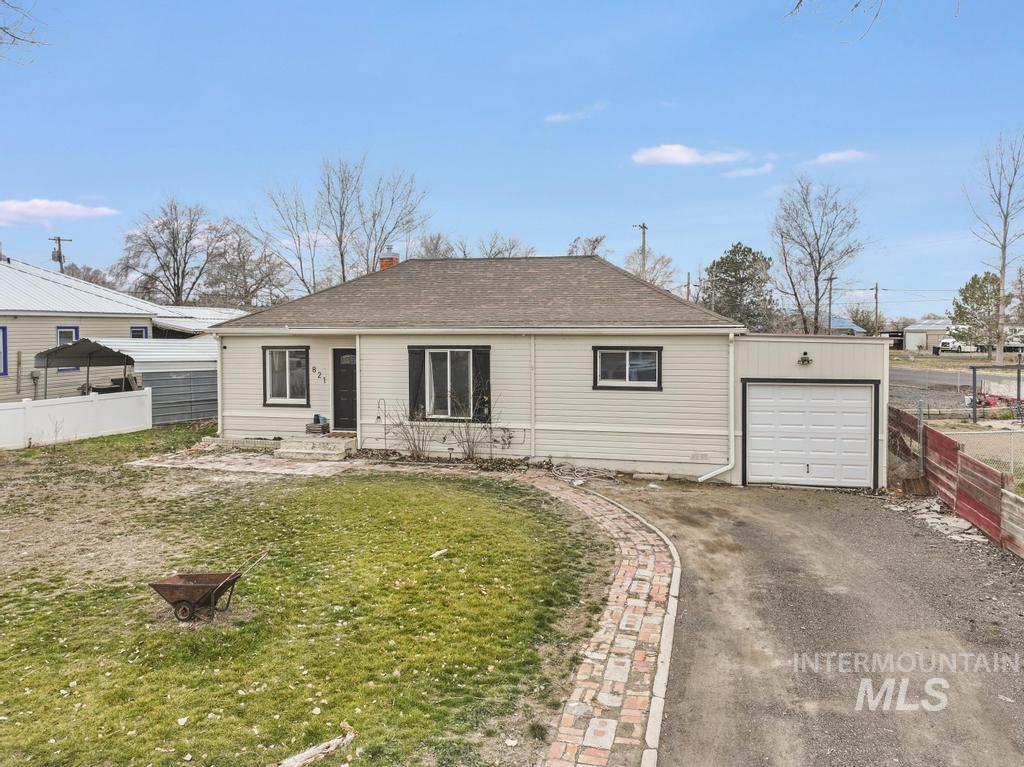 821 12th Ave N, Buhl, Idaho 83316, 3 Bedrooms, 2 Bathrooms, Residential For Sale, Price $265,000,MLS 98972969