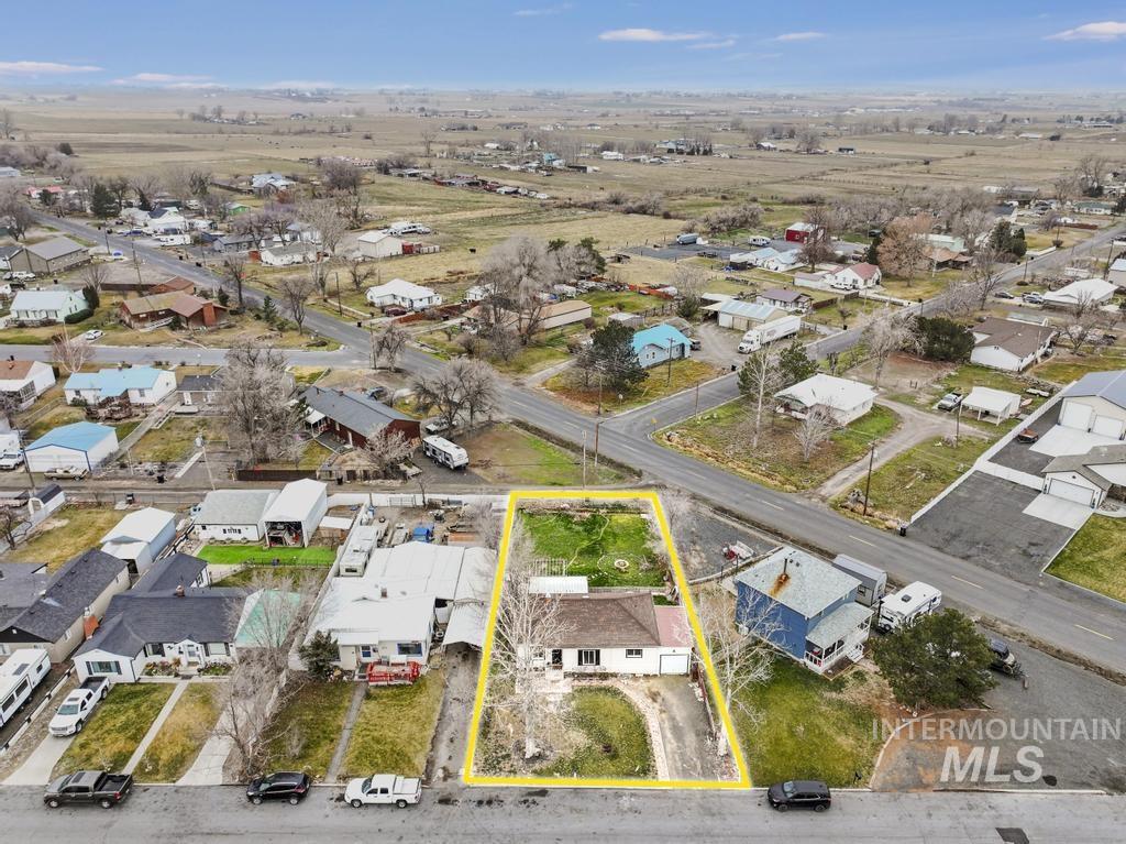 821 12th Ave N, Buhl, Idaho 83316, 3 Bedrooms, 2 Bathrooms, Residential For Sale, Price $265,000,MLS 98972969