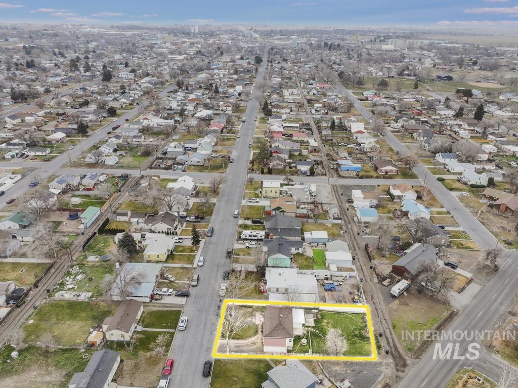 821 12th Ave N, Buhl, Idaho 83316, 3 Bedrooms, 2 Bathrooms, Residential For Sale, Price $265,000,MLS 98972969