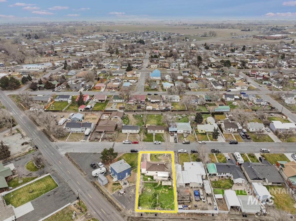 821 12th Ave N, Buhl, Idaho 83316, 3 Bedrooms, 2 Bathrooms, Residential For Sale, Price $265,000,MLS 98972969