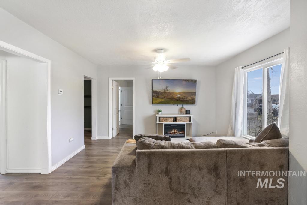 821 12th Ave N, Buhl, Idaho 83316, 3 Bedrooms, 2 Bathrooms, Residential For Sale, Price $265,000,MLS 98972969