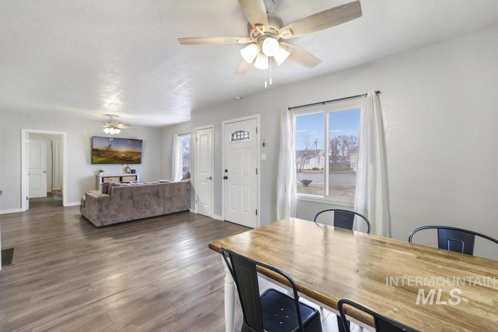 821 12th Ave N, Buhl, Idaho 83316, 3 Bedrooms, 2 Bathrooms, Residential For Sale, Price $265,000,MLS 98972969