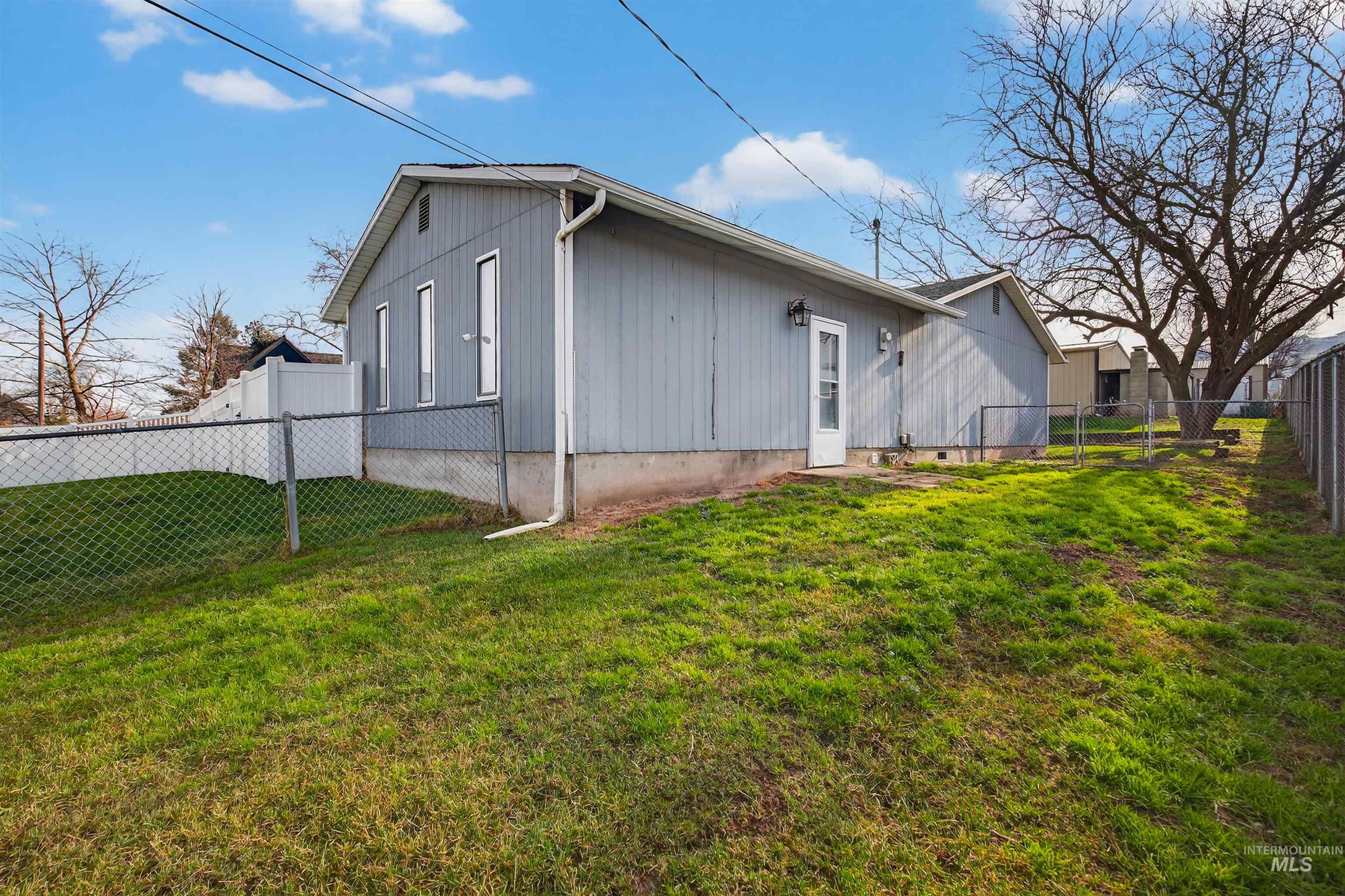 1471 16th Avenue, Clarkston, Washington 83501, 3 Bedrooms, 2 Bathrooms, Residential For Sale, Price $354,900,MLS 98972971