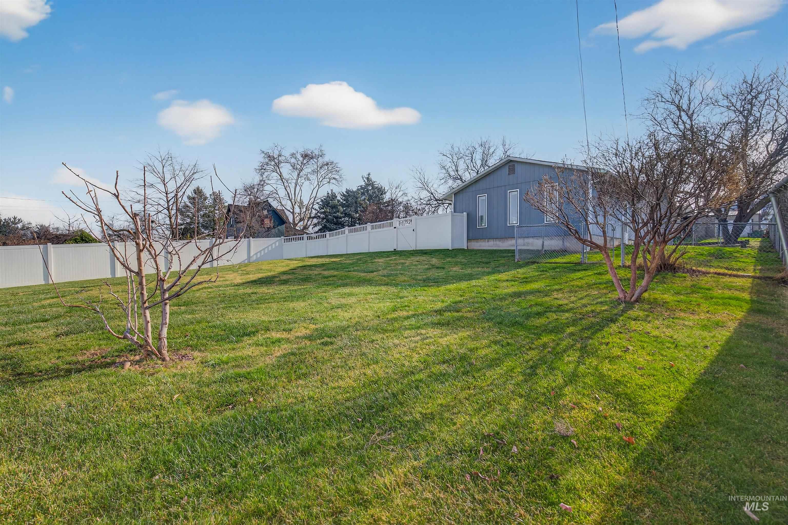 1471 16th Avenue, Clarkston, Washington 99403, 3 Bedrooms, 2 Bathrooms, Residential For Sale, Price $354,900, 98972971