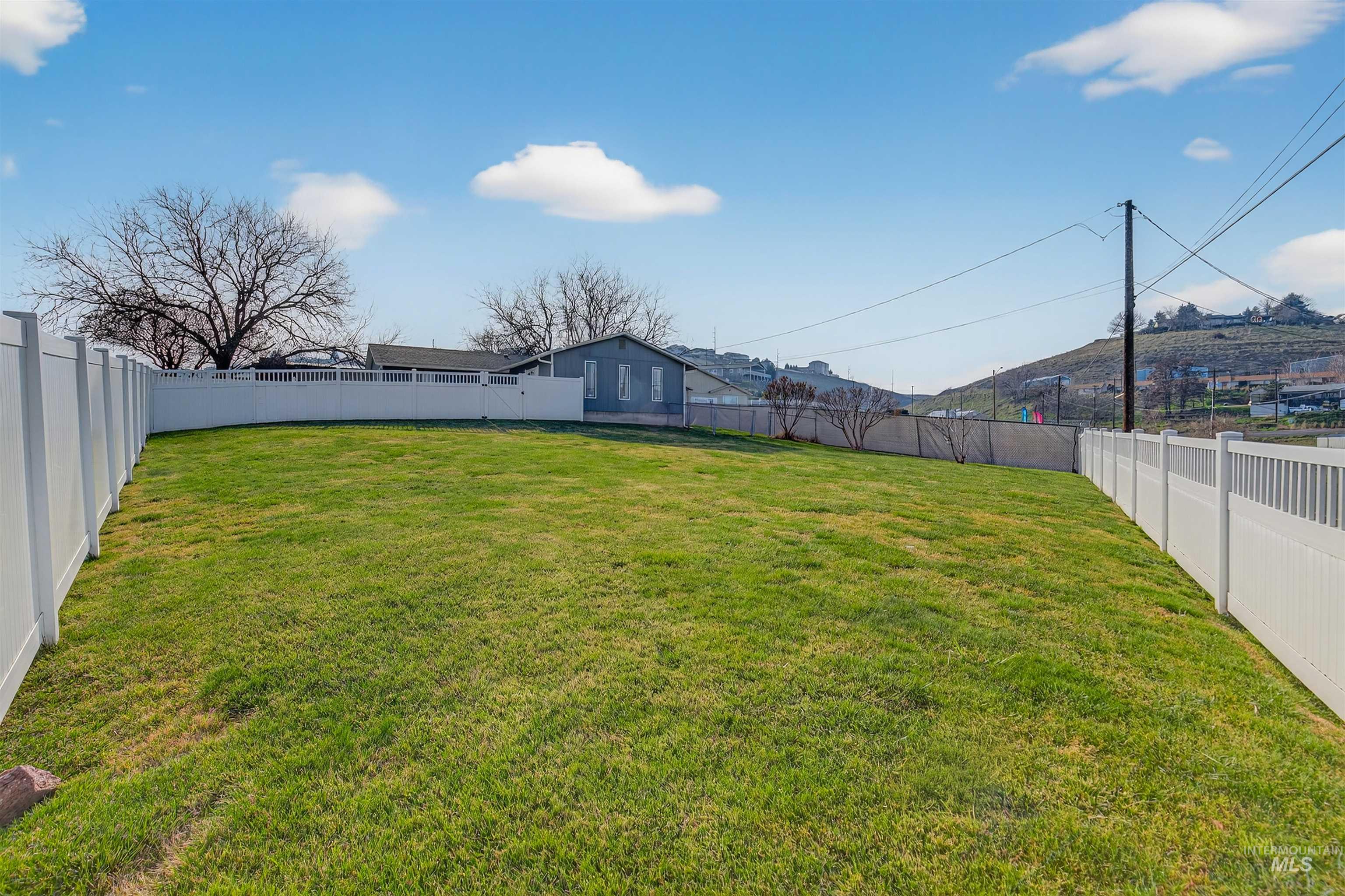 1471 16th Avenue, Clarkston, Washington 83501, 3 Bedrooms, 2 Bathrooms, Residential For Sale, Price $354,900,MLS 98972971