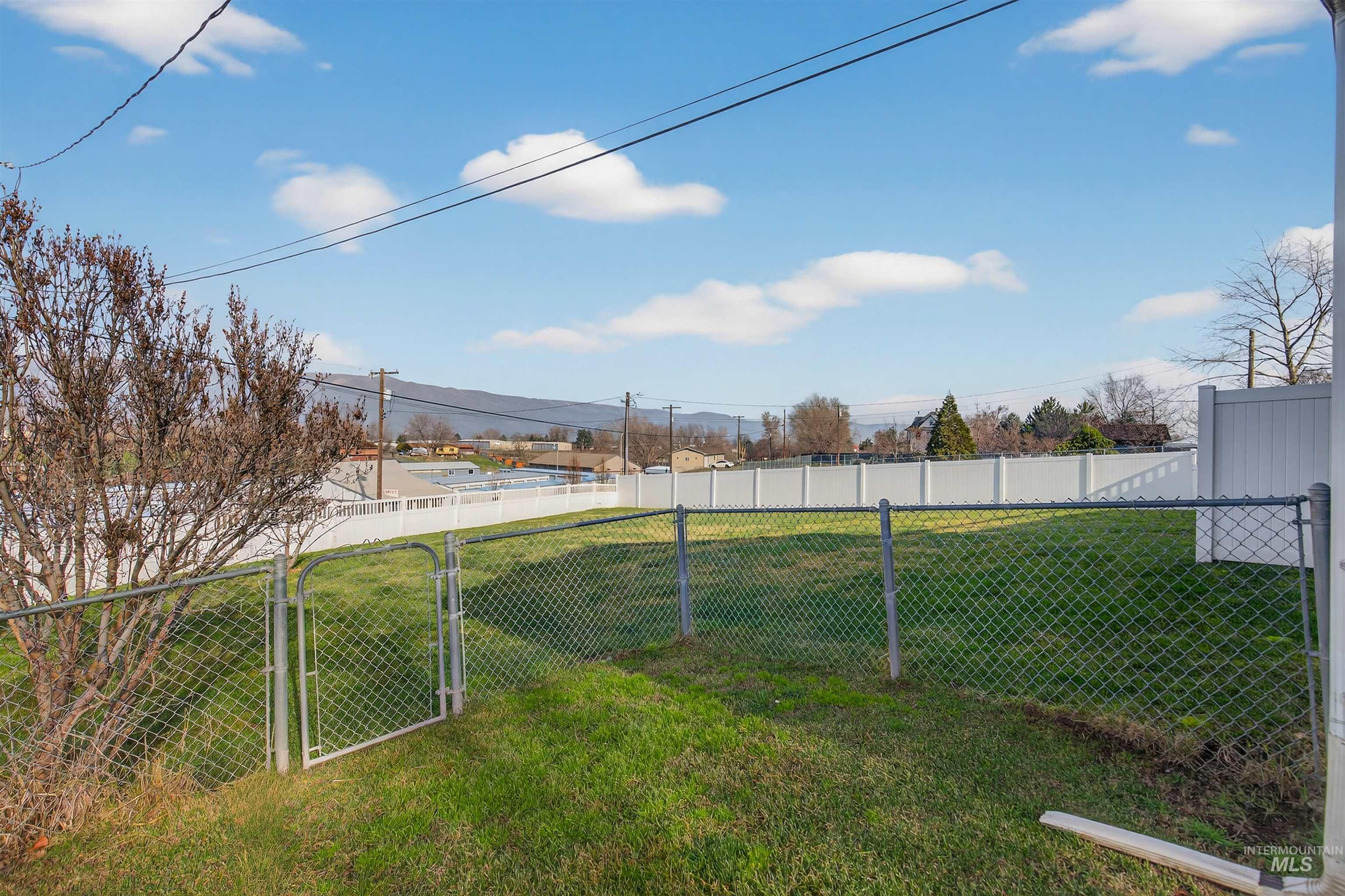 1471 16th Avenue, Clarkston, Washington 99403, 3 Bedrooms, 2 Bathrooms, Residential For Sale, Price $354,900, 98972971