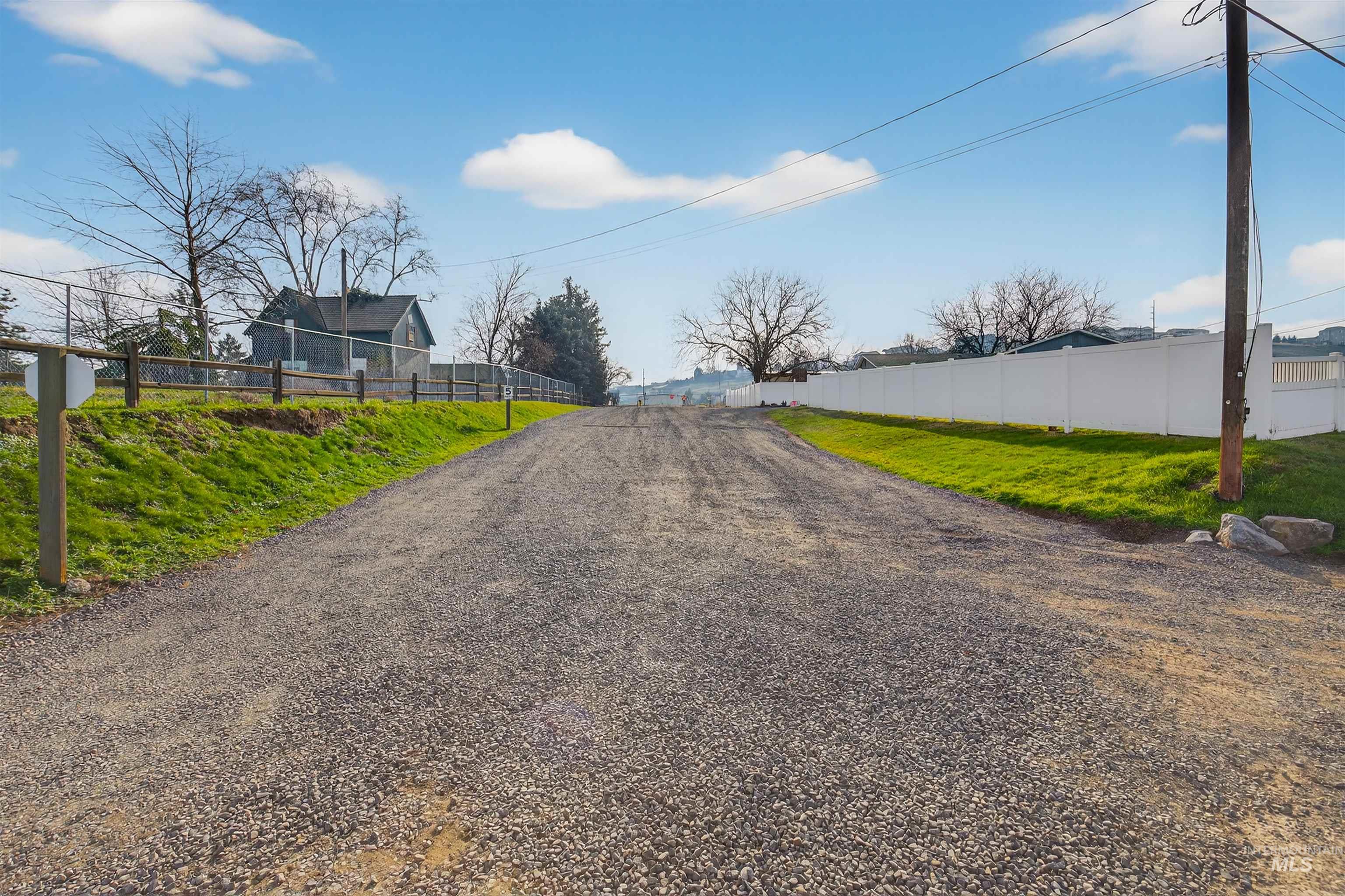 1471 16th Avenue, Clarkston, Washington 83501, 3 Bedrooms, 2 Bathrooms, Residential For Sale, Price $354,900,MLS 98972971