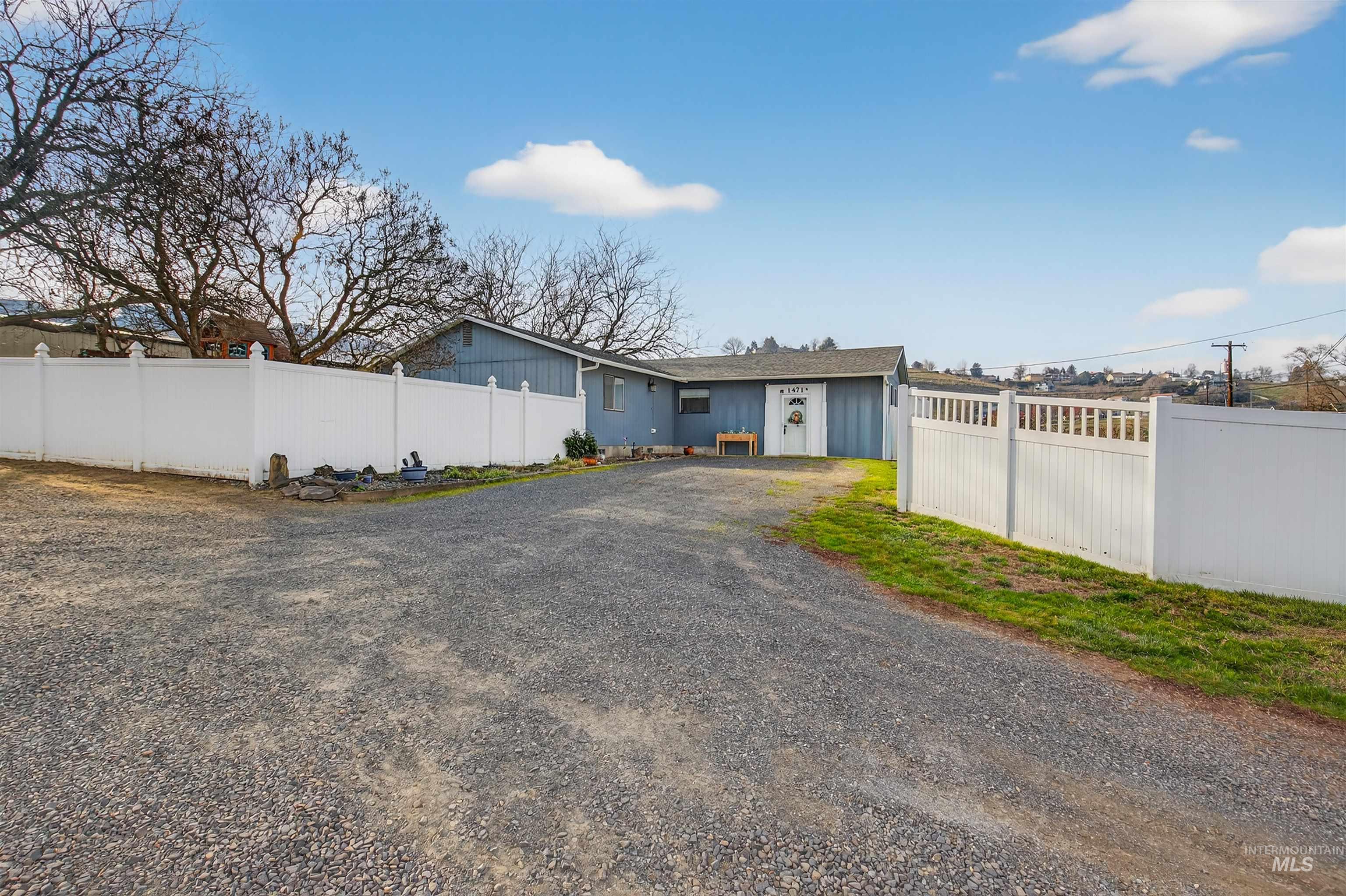 1471 16th Avenue, Clarkston, Washington 83501, 3 Bedrooms, 2 Bathrooms, Residential For Sale, Price $354,900,MLS 98972971