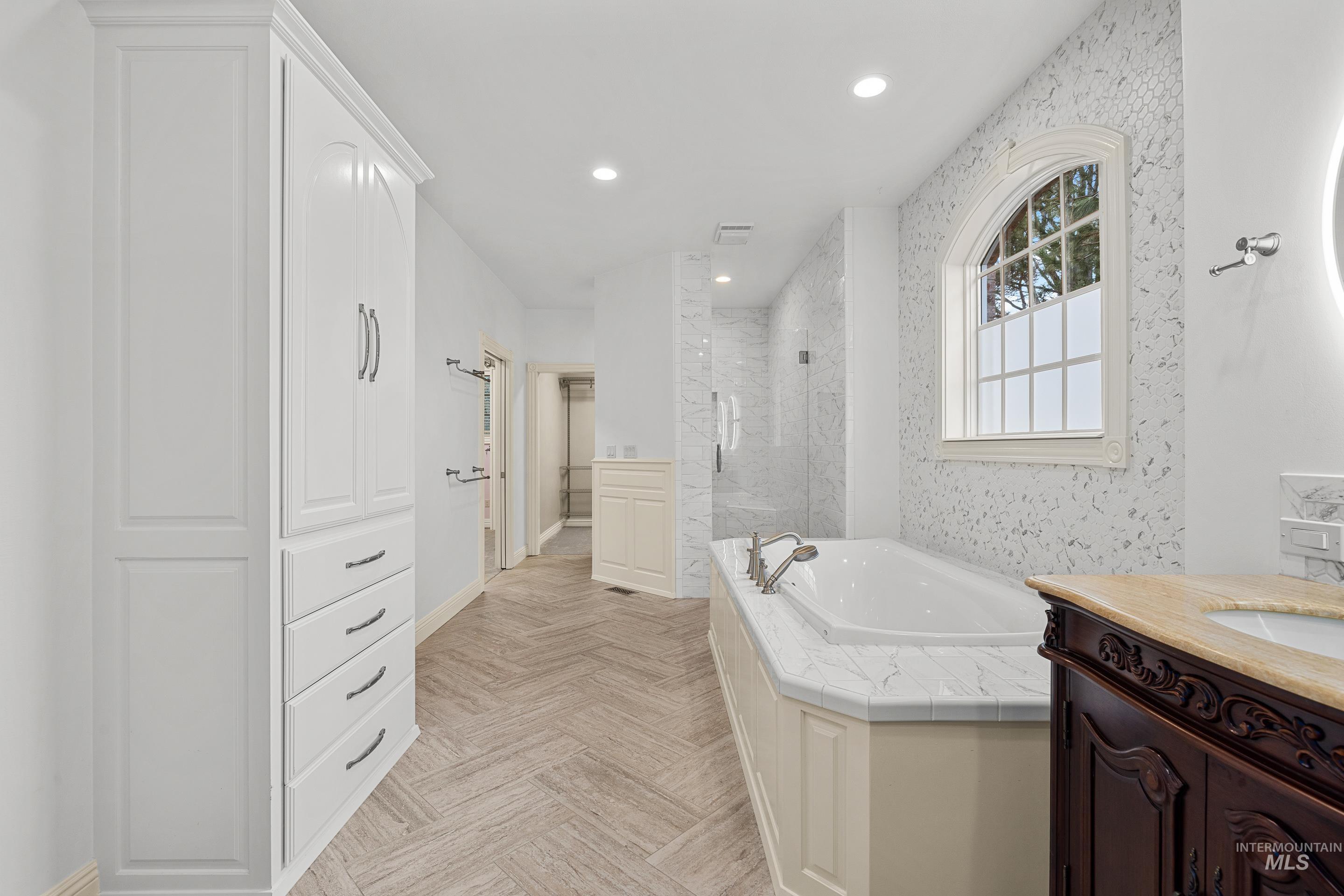 3900 N Saddleman Place, Eagle, Idaho 83616, 3 Bedrooms, 2.5 Bathrooms, Residential For Sale, Price $2,290,000,MLS 98972972