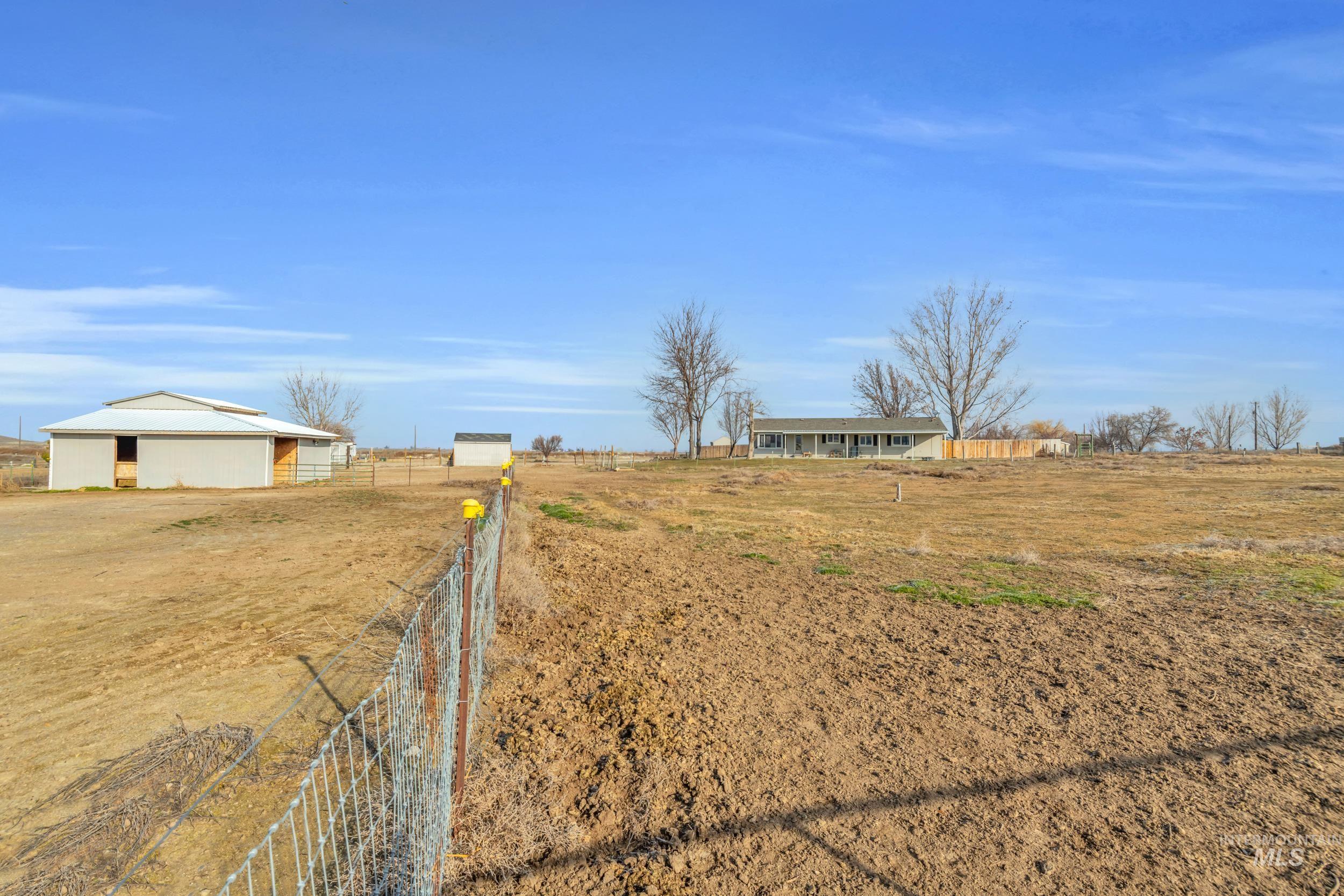 2852 Sagebrush Lane, Homedale, Idaho 83628, 3 Bedrooms, 2 Bathrooms, Residential For Sale, Price $485,000,MLS 98972973