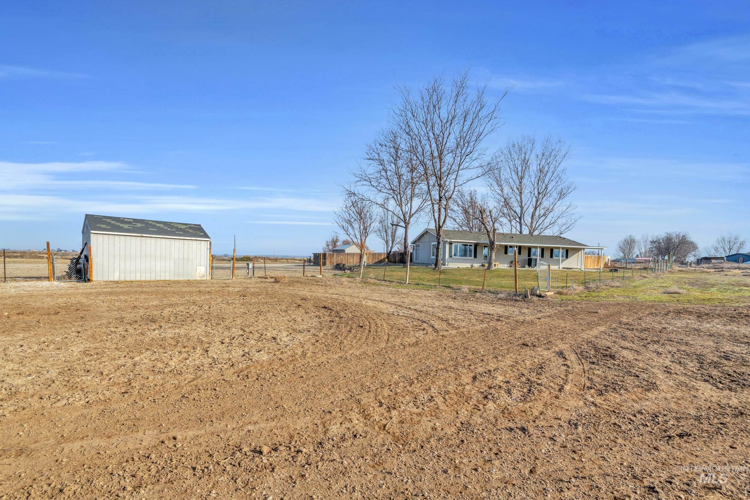 2852 Sagebrush Lane, Homedale, Idaho 83628, 3 Bedrooms, 2 Bathrooms, Residential For Sale, Price $485,000,MLS 98972973