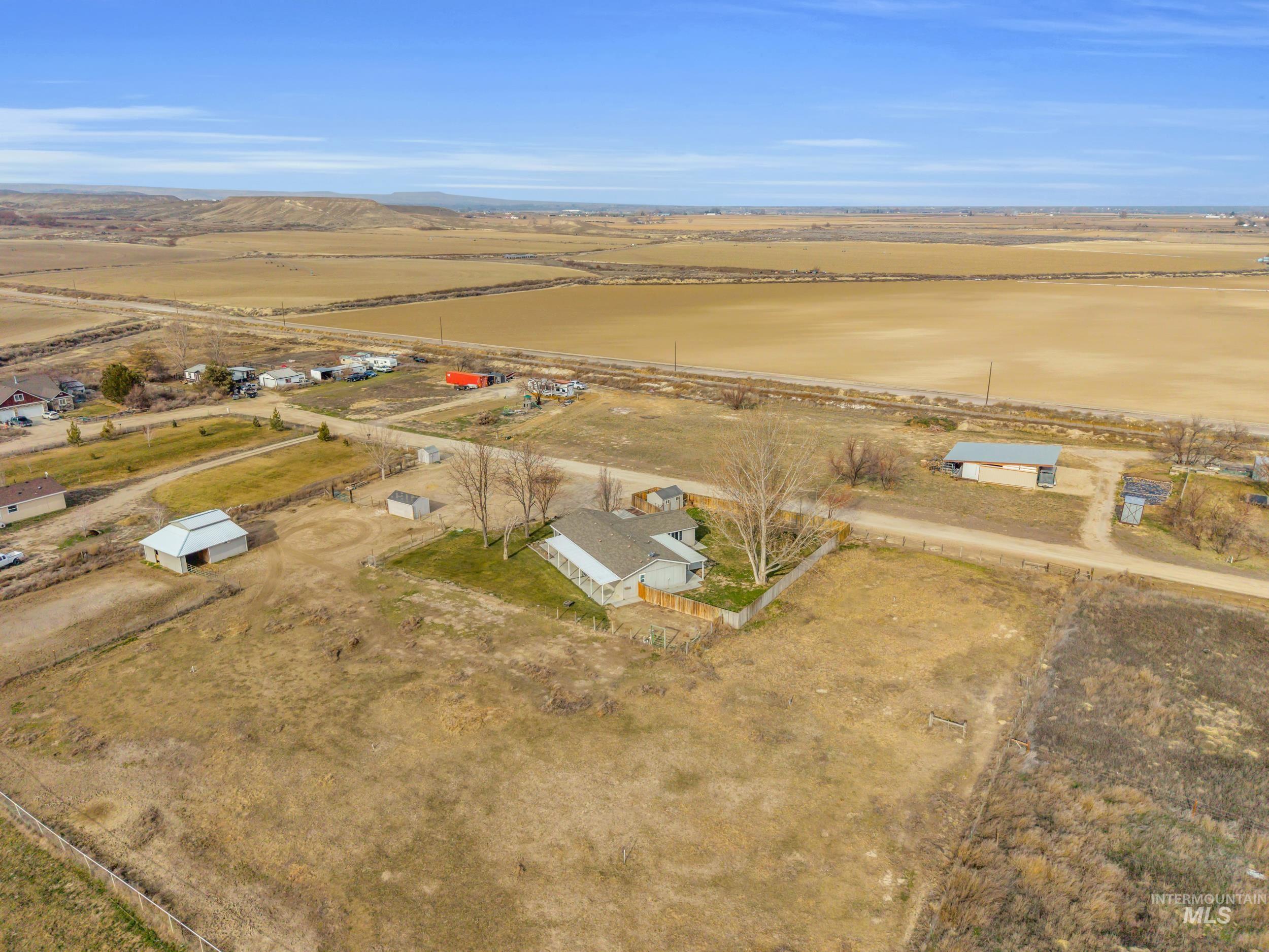 2852 Sagebrush Lane, Homedale, Idaho 83628, 3 Bedrooms, 2 Bathrooms, Residential For Sale, Price $485,000,MLS 98972973