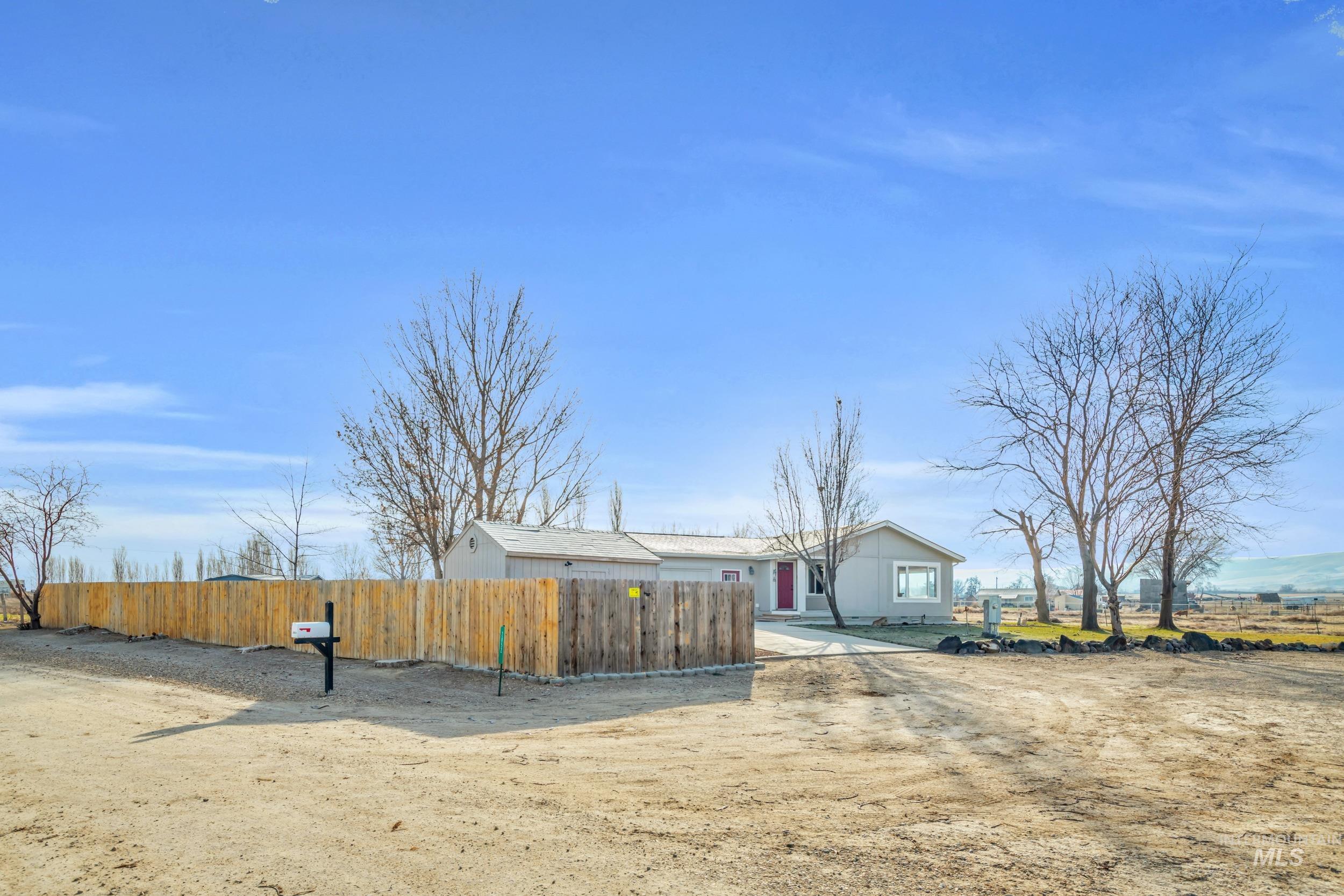 2852 Sagebrush Lane, Homedale, Idaho 83628, 3 Bedrooms, 2 Bathrooms, Residential For Sale, Price $485,000,MLS 98972973