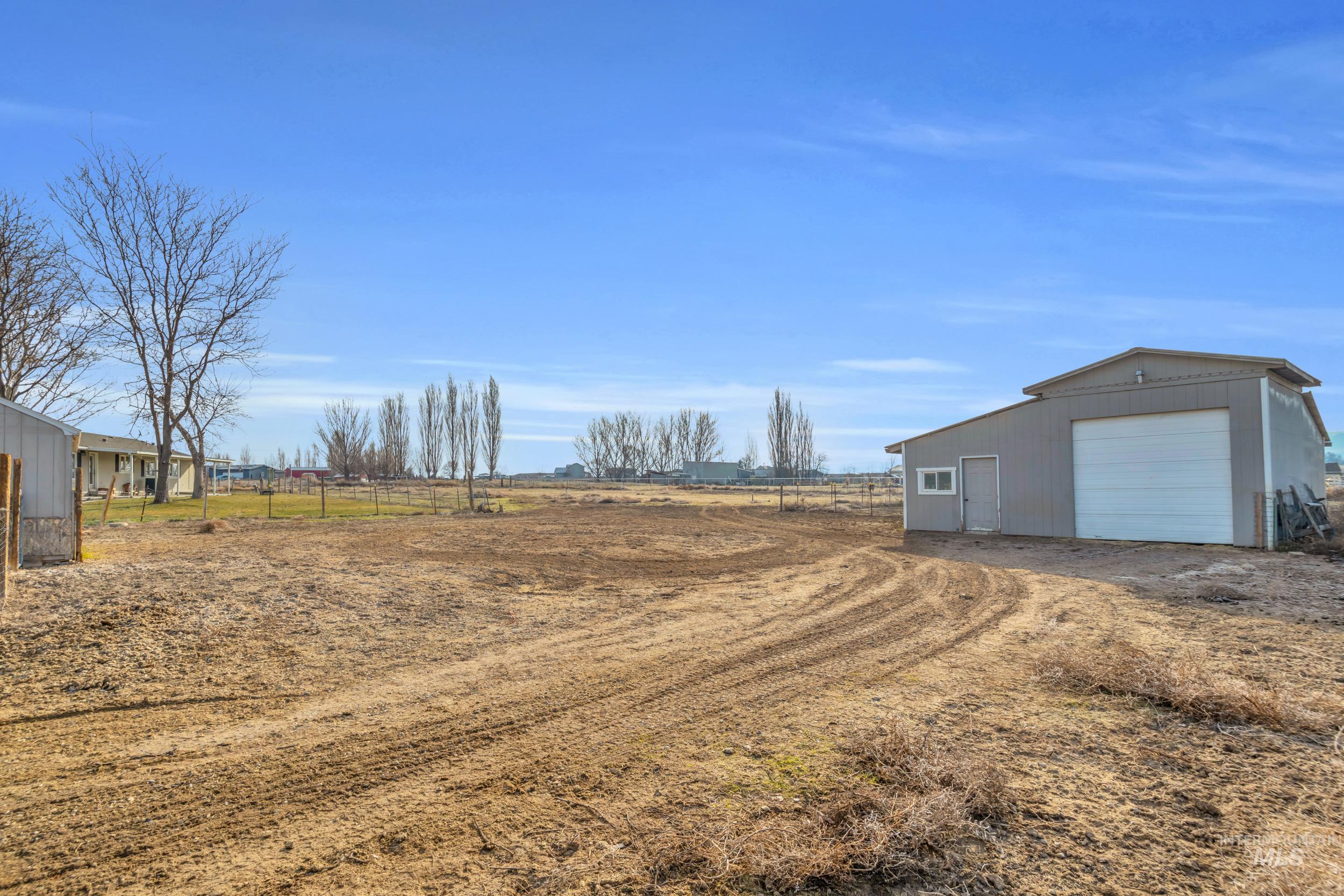 2852 Sagebrush Lane, Homedale, Idaho 83628, 3 Bedrooms, 2 Bathrooms, Residential For Sale, Price $485,000,MLS 98972973