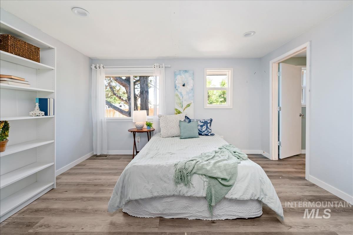 575 E 2nd South, Mountain Home, Idaho 83647, 4 Bedrooms, 2 Bathrooms, Residential For Sale, Price $330,000,MLS 98972977