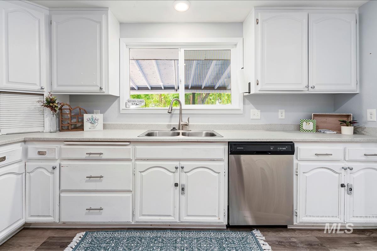 575 E 2nd South, Mountain Home, Idaho 83647, 4 Bedrooms, 2 Bathrooms, Residential For Sale, Price $330,000,MLS 98972977