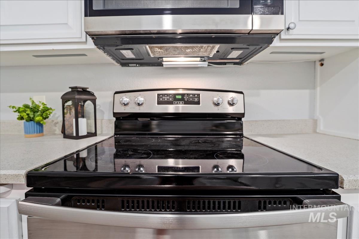 575 E 2nd South, Mountain Home, Idaho 83647, 4 Bedrooms, 2 Bathrooms, Residential For Sale, Price $330,000,MLS 98972977