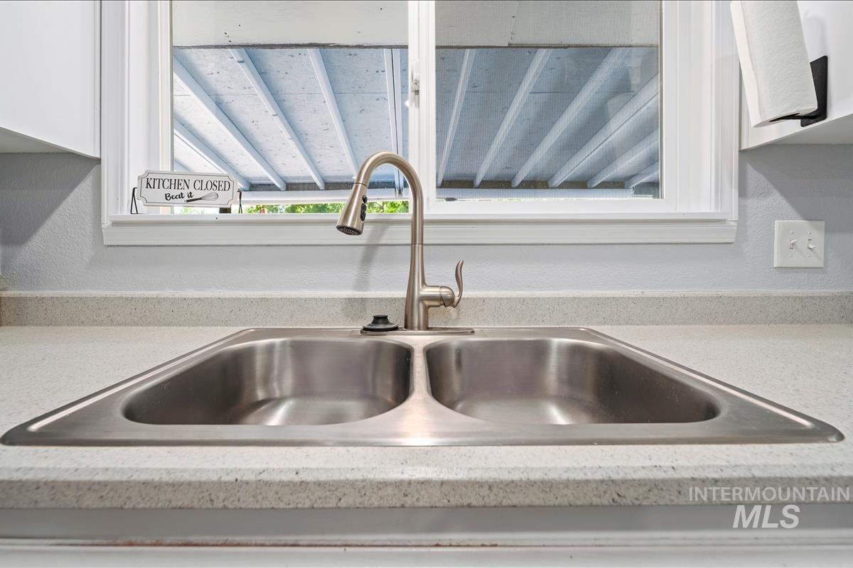 575 E 2nd South, Mountain Home, Idaho 83647, 4 Bedrooms, 2 Bathrooms, Residential For Sale, Price $330,000,MLS 98972977