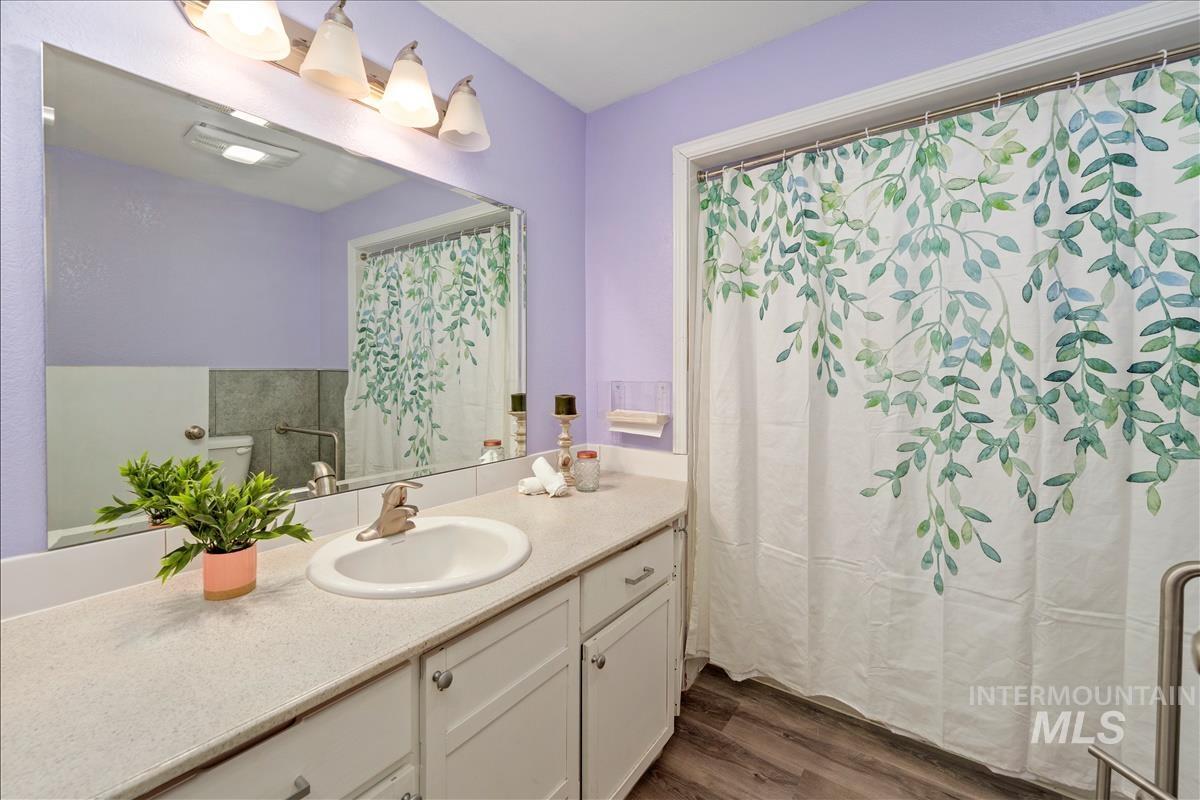 575 E 2nd South, Mountain Home, Idaho 83647, 4 Bedrooms, 2 Bathrooms, Residential For Sale, Price $330,000,MLS 98972977