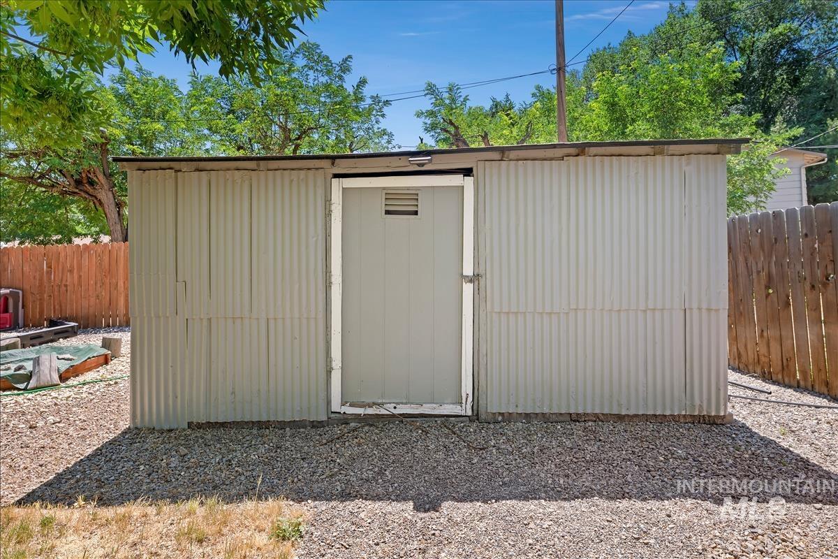 575 E 2nd South, Mountain Home, Idaho 83647, 4 Bedrooms, 2 Bathrooms, Residential For Sale, Price $330,000,MLS 98972977