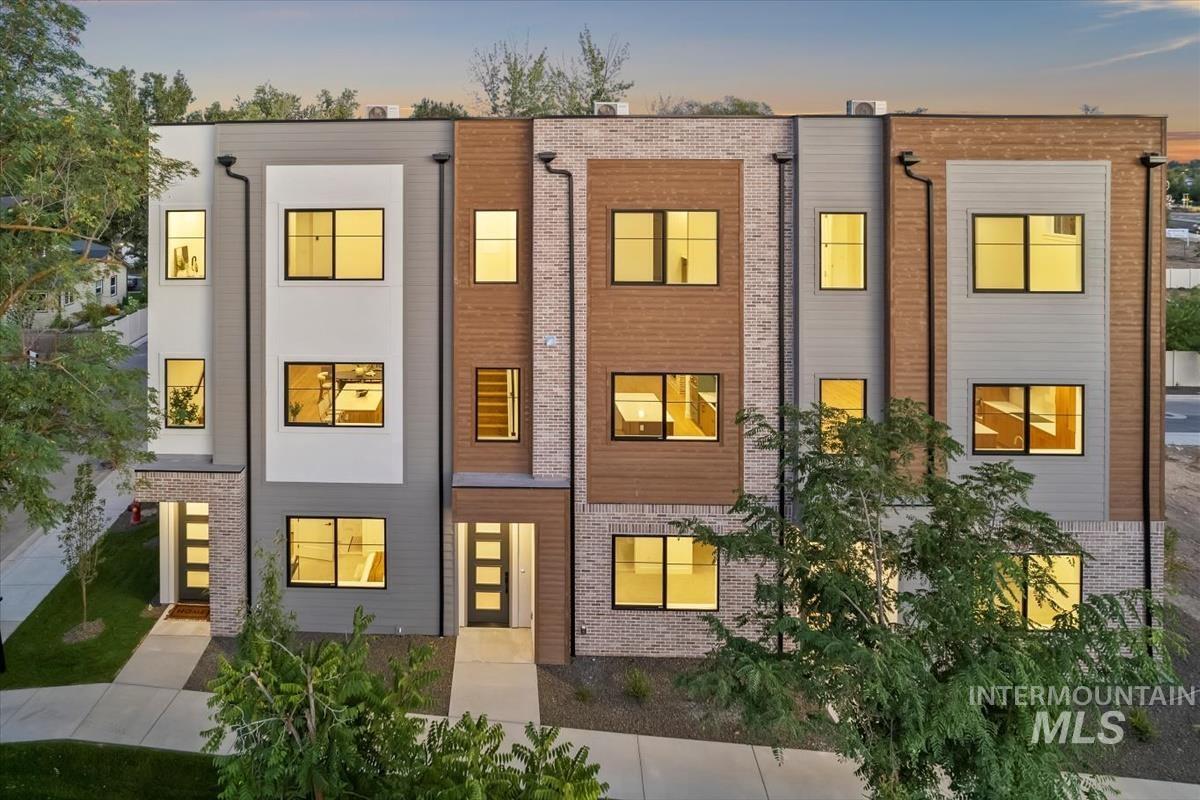 3249 W Moore Street, Boise, Idaho 83702, 3 Bedrooms, 3.5 Bathrooms, Residential For Sale, Price $779,900,MLS 98972978