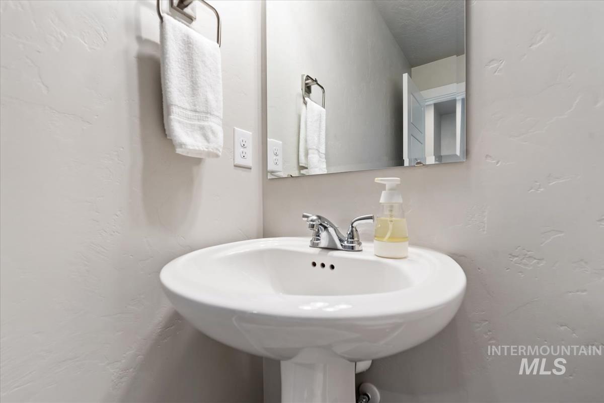 17443 N Owl Peak Ave, Nampa, Idaho 83687, 4 Bedrooms, 2.5 Bathrooms, Residential For Sale, Price $465,000,MLS 98972980