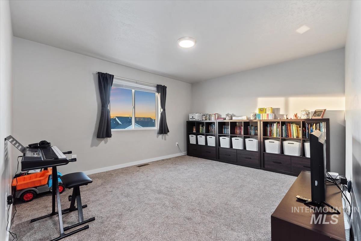 17443 N Owl Peak Ave, Nampa, Idaho 83687, 4 Bedrooms, 2.5 Bathrooms, Residential For Sale, Price $465,000,MLS 98972980