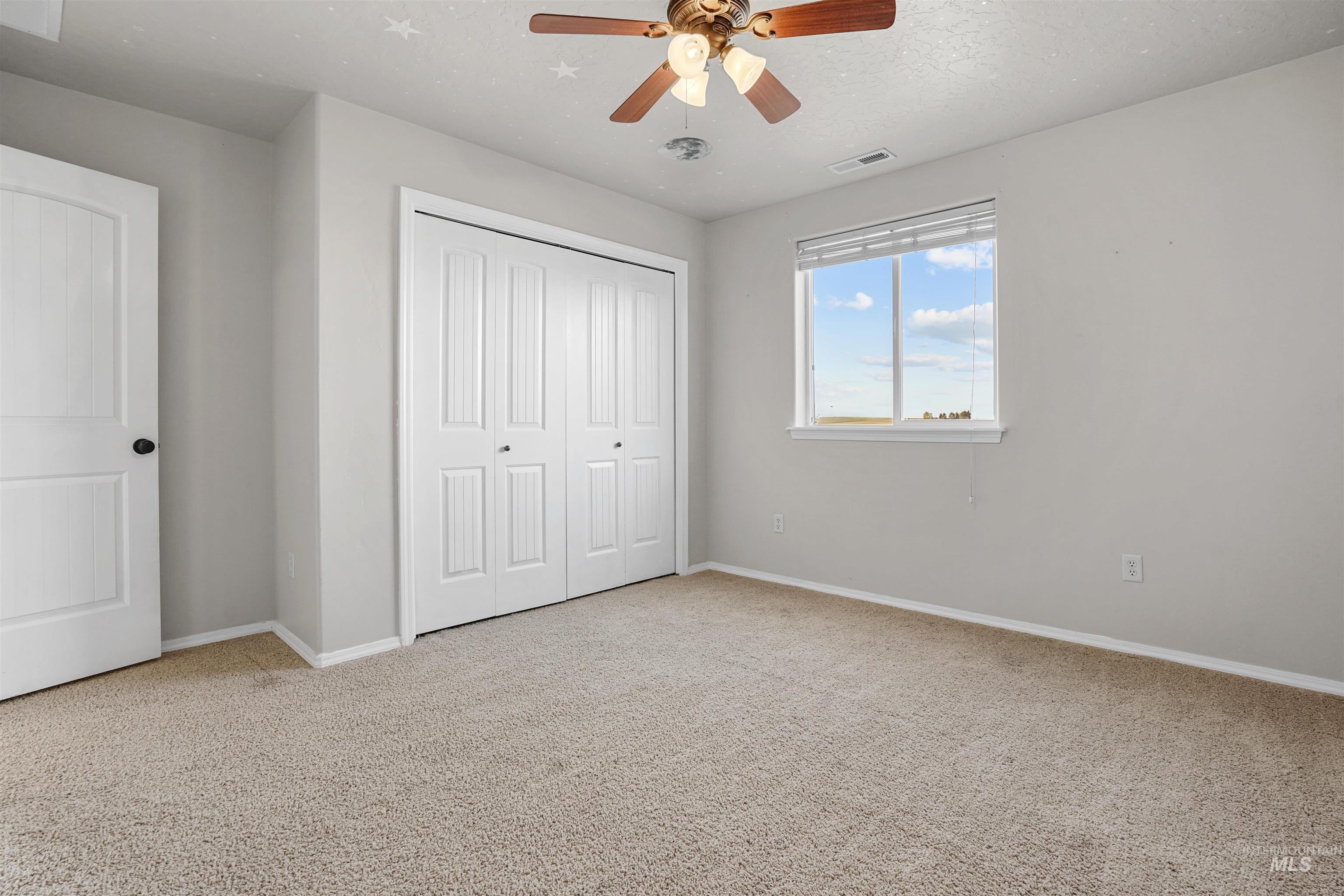 330 W 2nd Street, Hazelton, Idaho 83335, 4 Bedrooms, 2.5 Bathrooms, Residential For Sale, Price $395,000,MLS 98972982