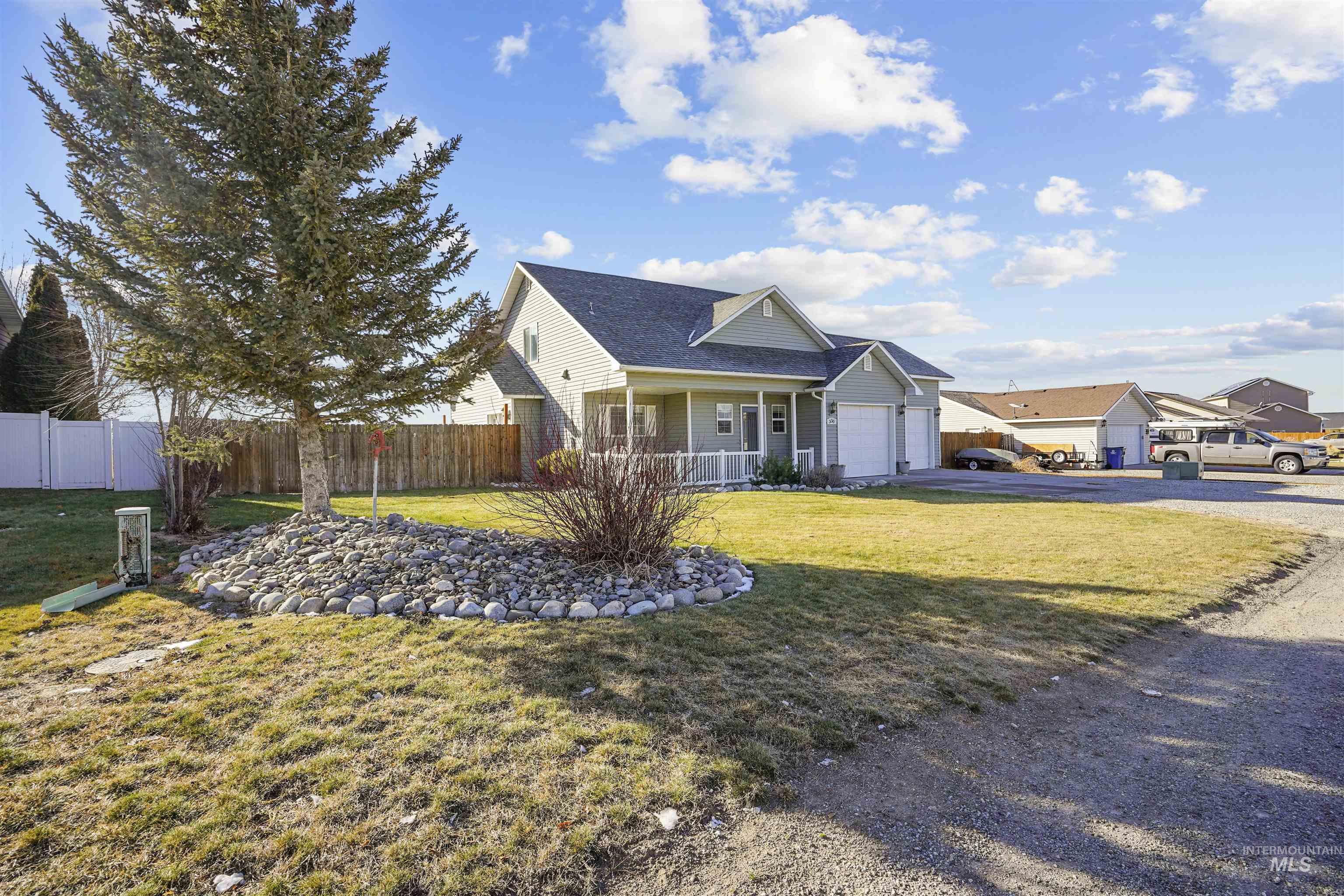 330 W 2nd Street, Hazelton, Idaho 83335, 4 Bedrooms, 2.5 Bathrooms, Residential For Sale, Price $395,000,MLS 98972982