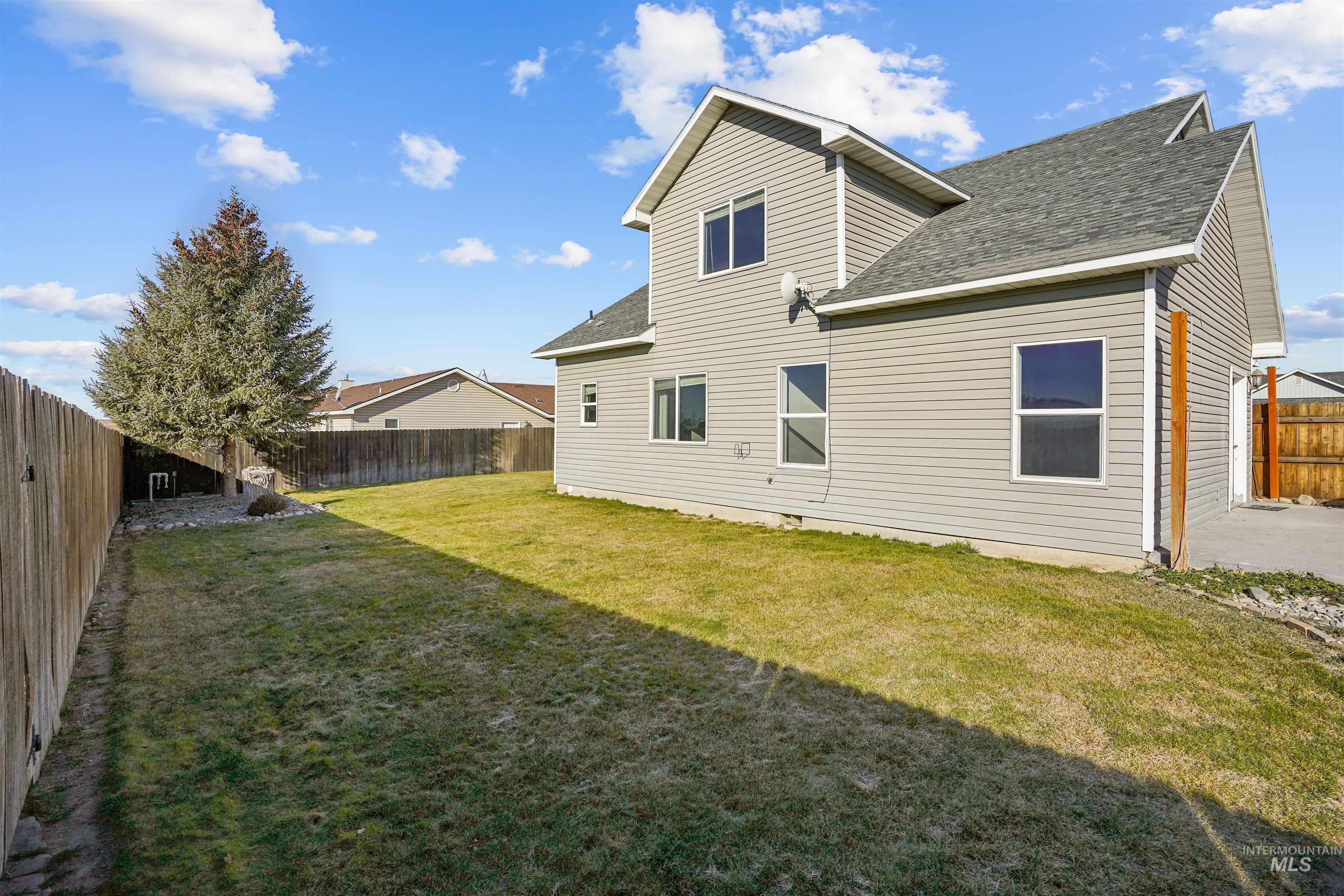 330 W 2nd Street, Hazelton, Idaho 83335, 4 Bedrooms, 2.5 Bathrooms, Residential For Sale, Price $395,000,MLS 98972982