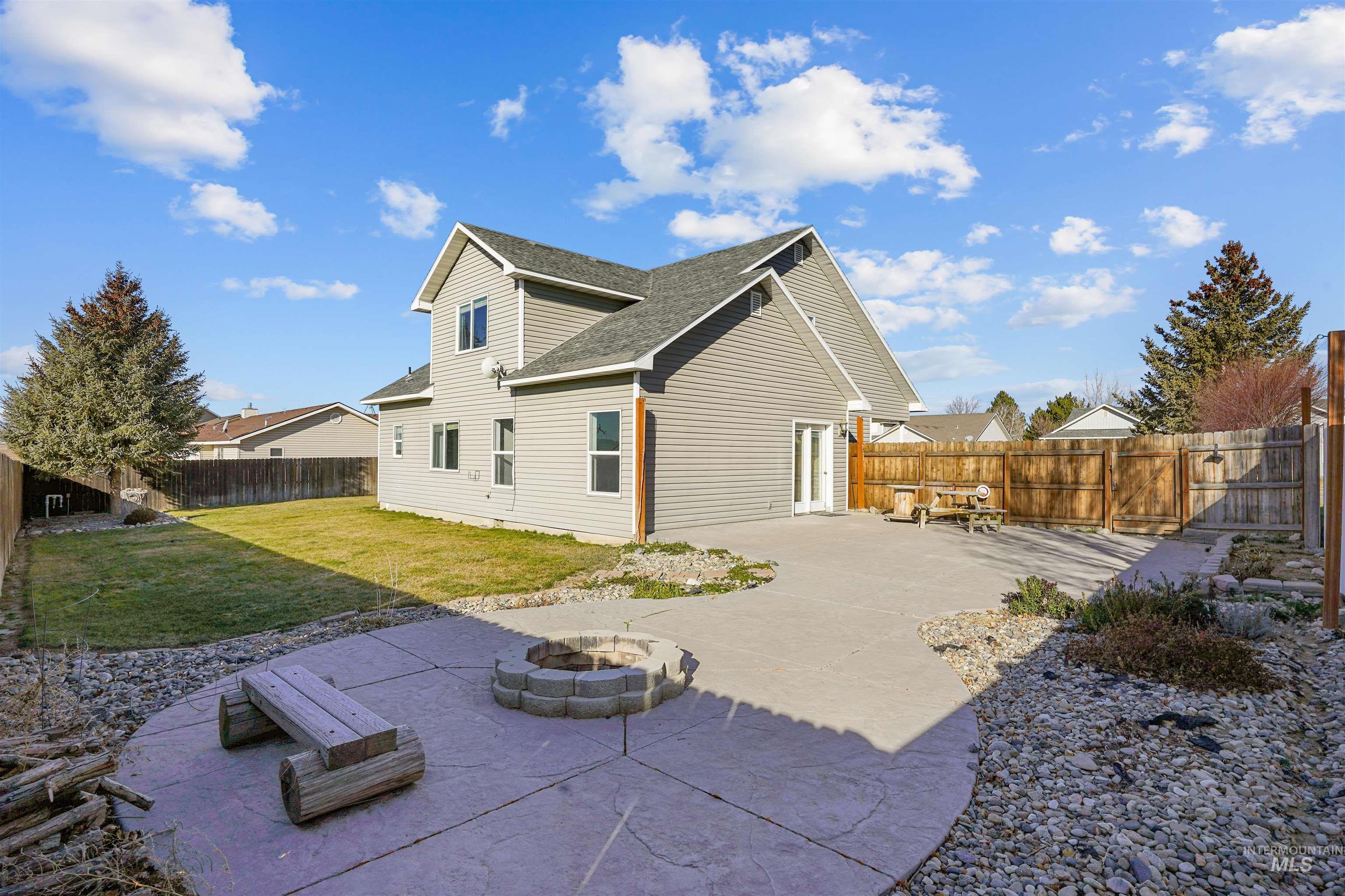 330 W 2nd Street, Hazelton, Idaho 83335, 4 Bedrooms, 2.5 Bathrooms, Residential For Sale, Price $395,000,MLS 98972982