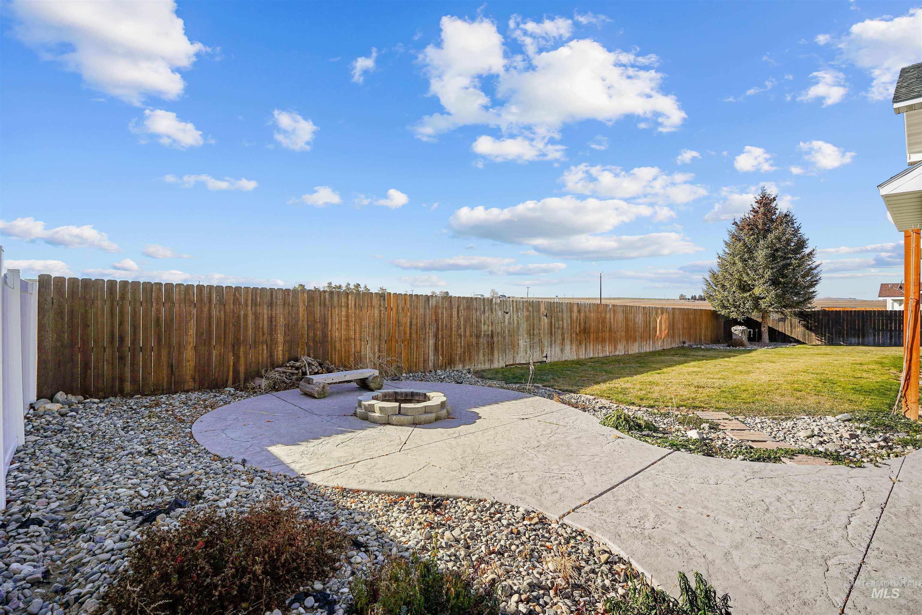 330 W 2nd Street, Hazelton, Idaho 83335, 4 Bedrooms, 2.5 Bathrooms, Residential For Sale, Price $395,000,MLS 98972982