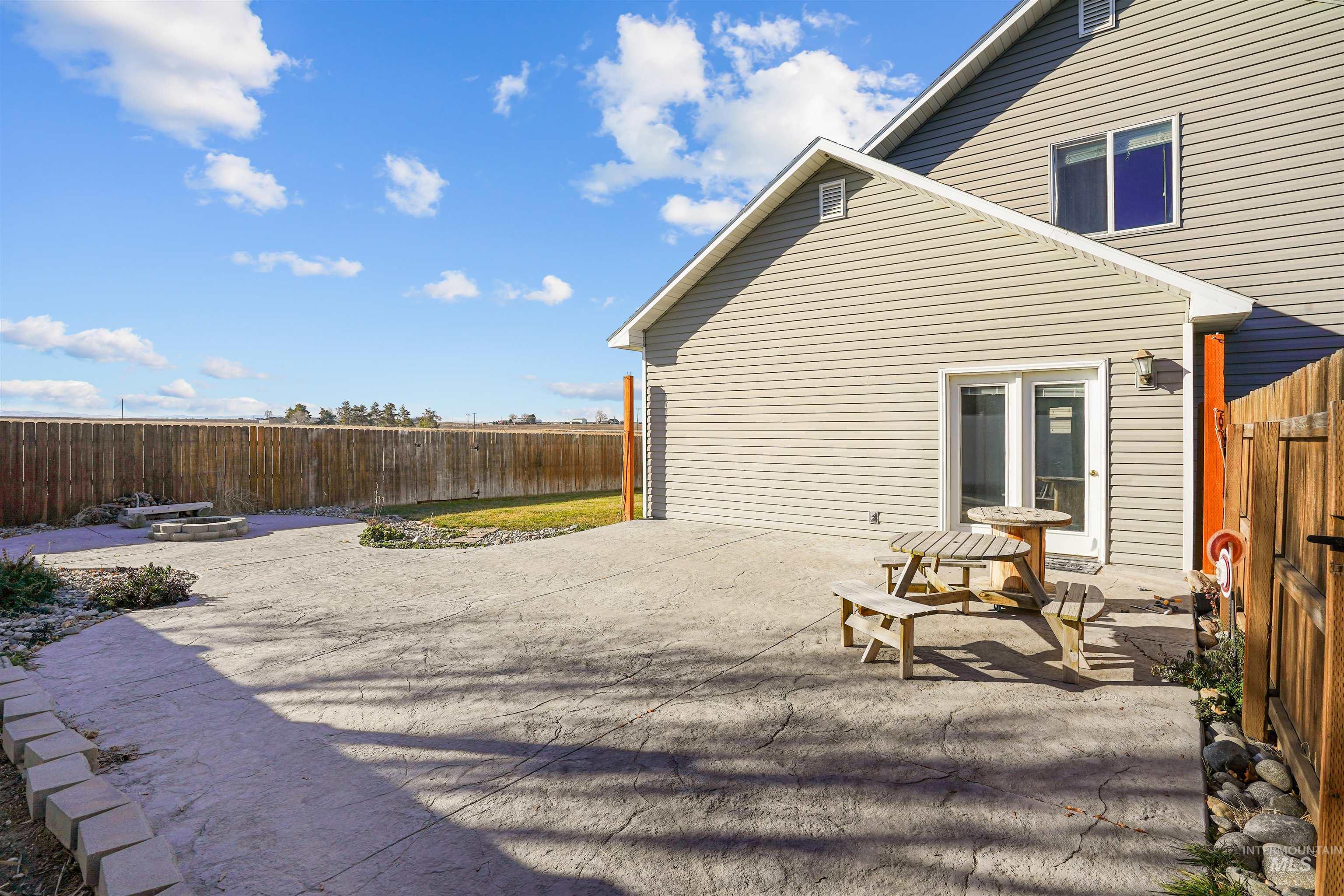 330 W 2nd Street, Hazelton, Idaho 83335, 4 Bedrooms, 2.5 Bathrooms, Residential For Sale, Price $395,000,MLS 98972982