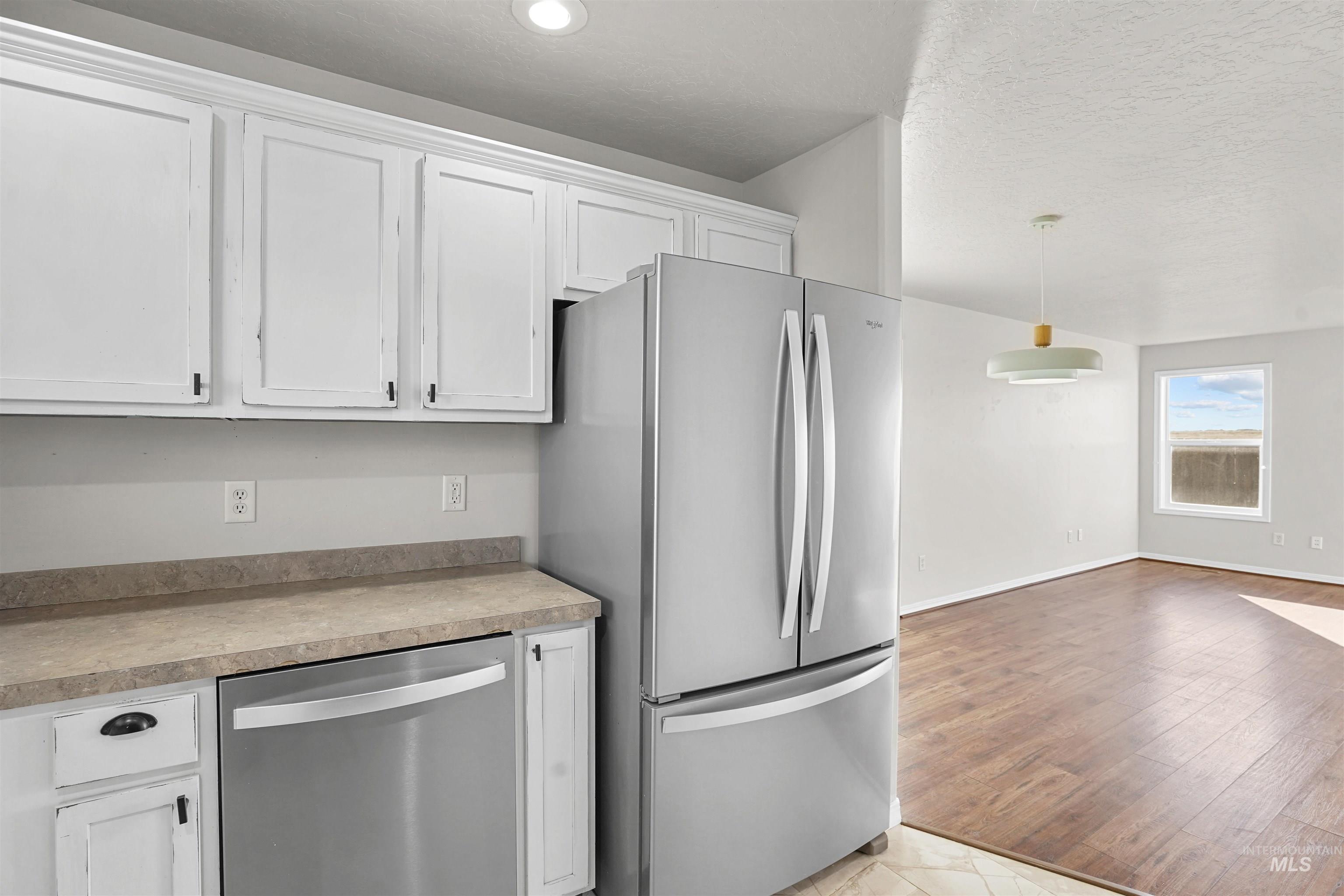 330 W 2nd Street, Hazelton, Idaho 83335, 4 Bedrooms, 2.5 Bathrooms, Residential For Sale, Price $395,000,MLS 98972982