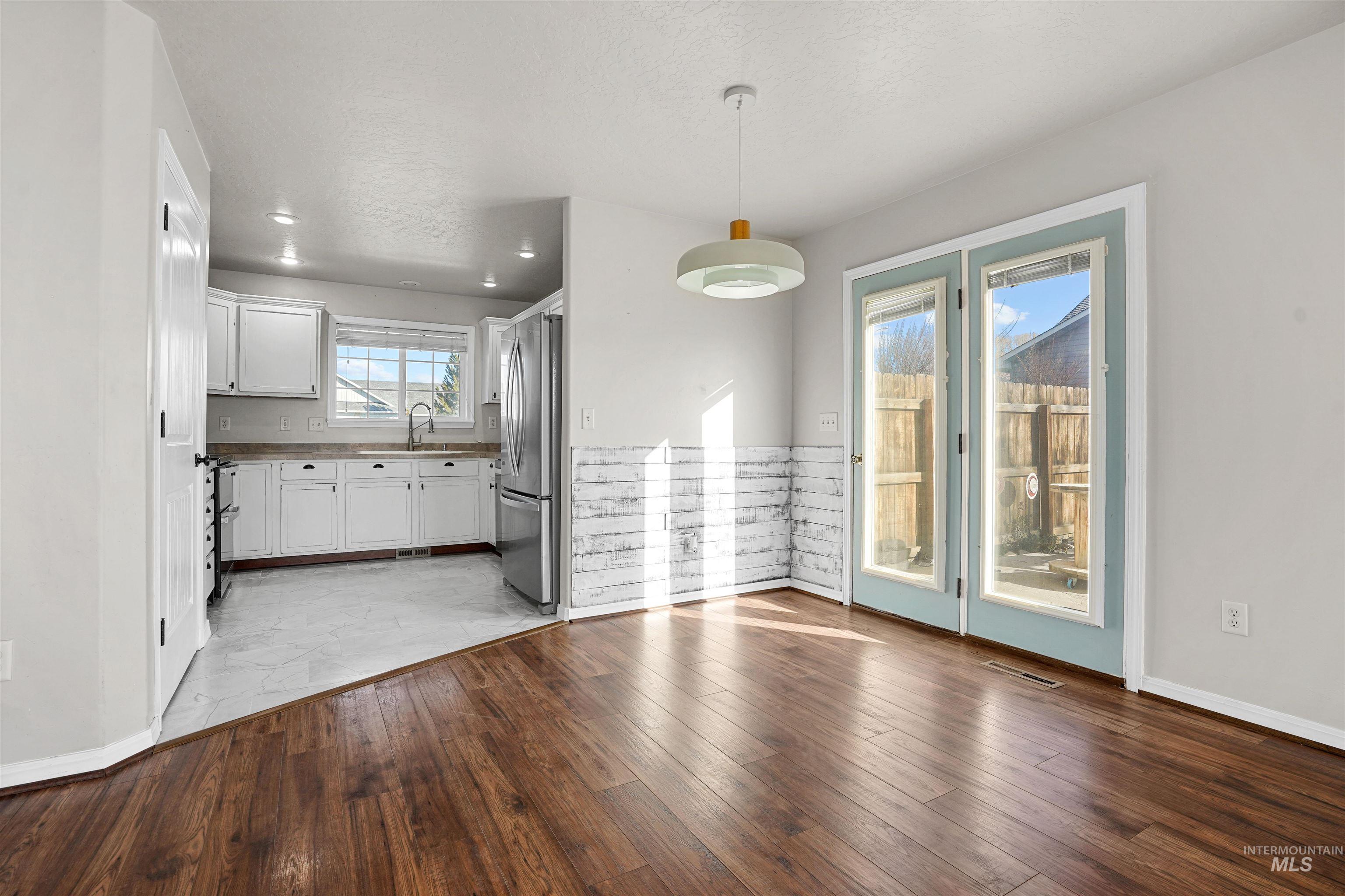 330 W 2nd Street, Hazelton, Idaho 83335, 4 Bedrooms, 2.5 Bathrooms, Residential For Sale, Price $395,000,MLS 98972982