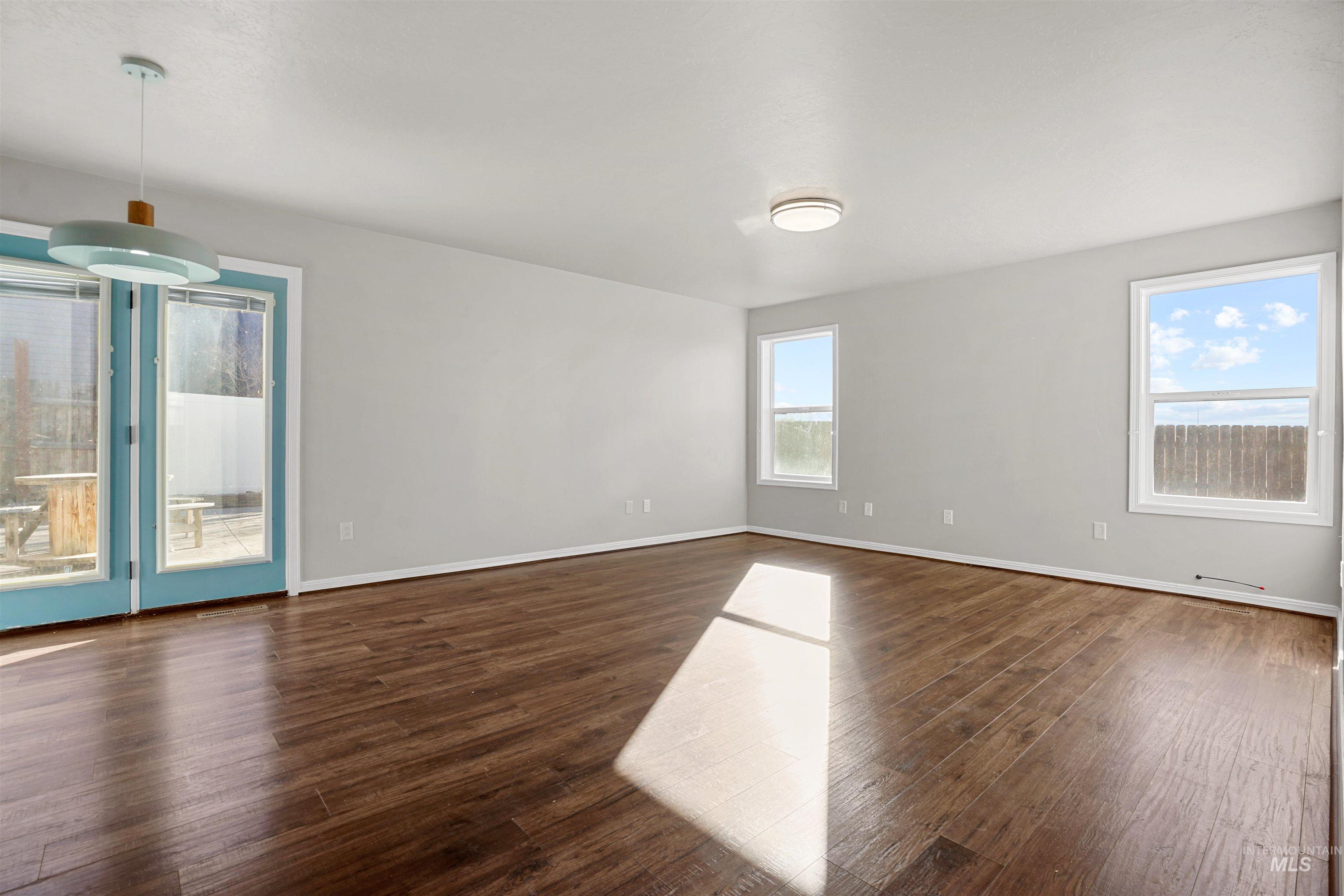 330 W 2nd Street, Hazelton, Idaho 83335, 4 Bedrooms, 2.5 Bathrooms, Residential For Sale, Price $395,000,MLS 98972982