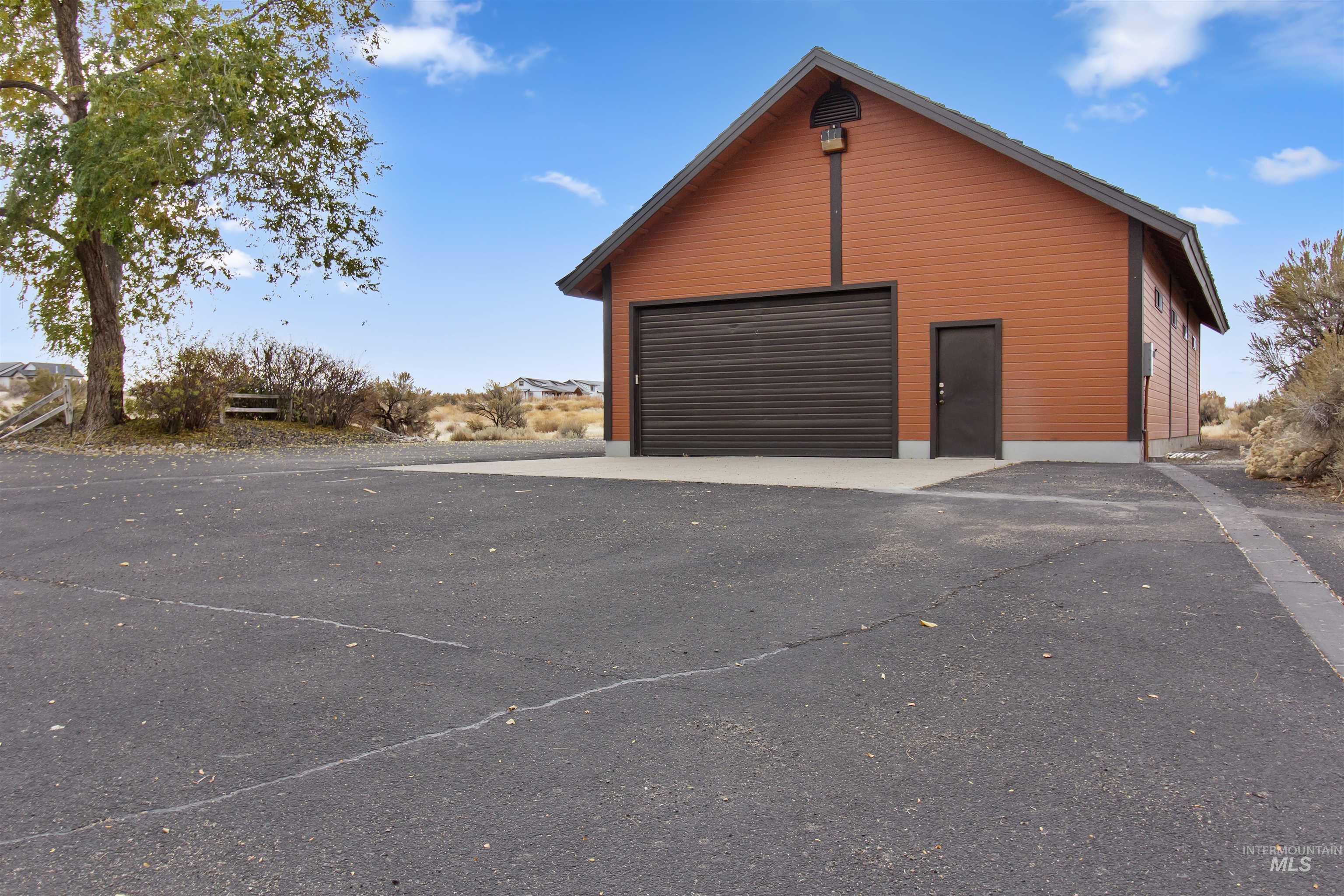 4048 N 3536 E, Kimberly, Idaho 83341, 3 Bedrooms, 3 Bathrooms, Residential For Sale, Price $885,000,MLS 98972983