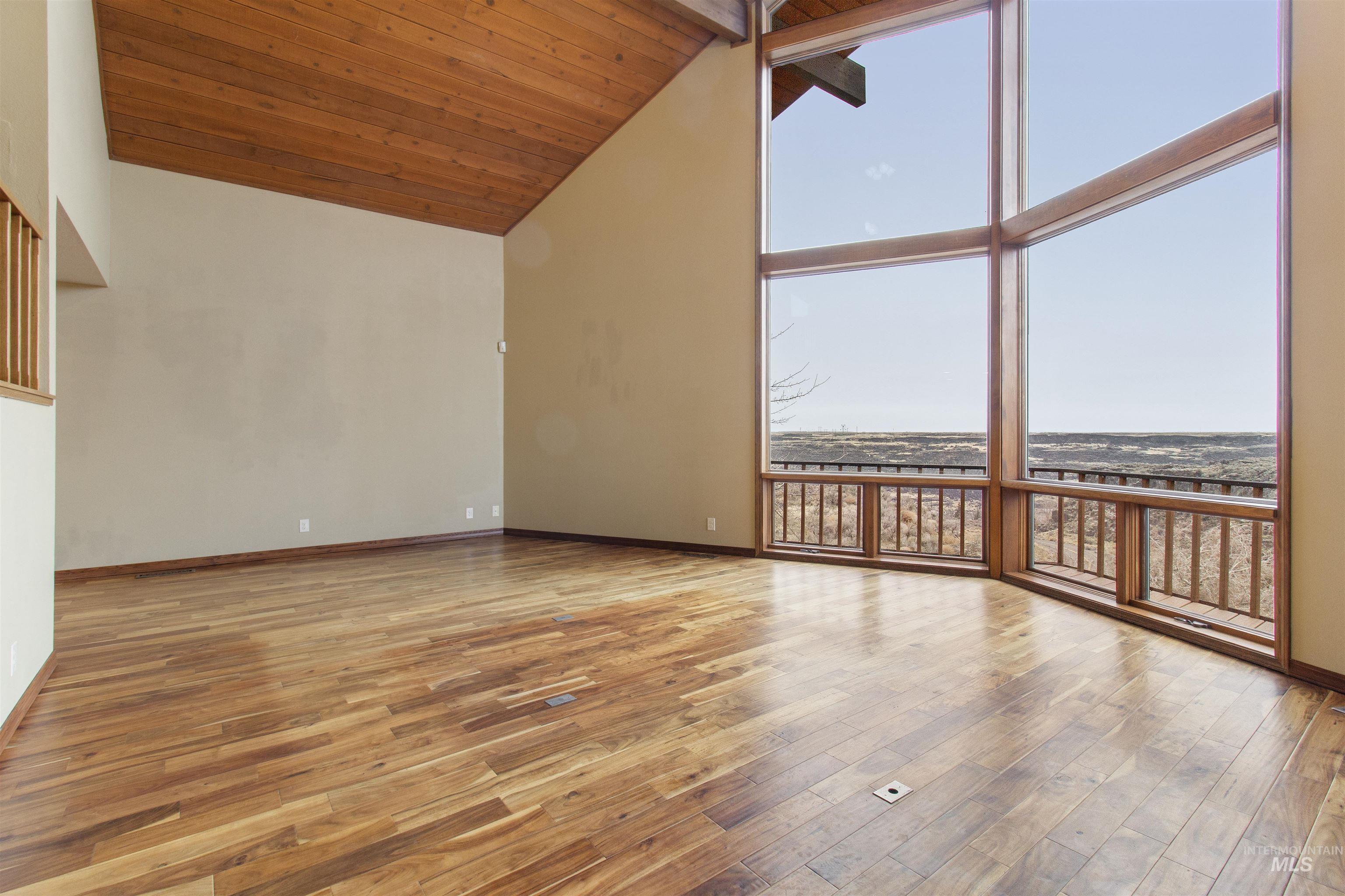 4048 N 3536 E, Kimberly, Idaho 83341, 3 Bedrooms, 3 Bathrooms, Residential For Sale, Price $915,000,MLS 98972983