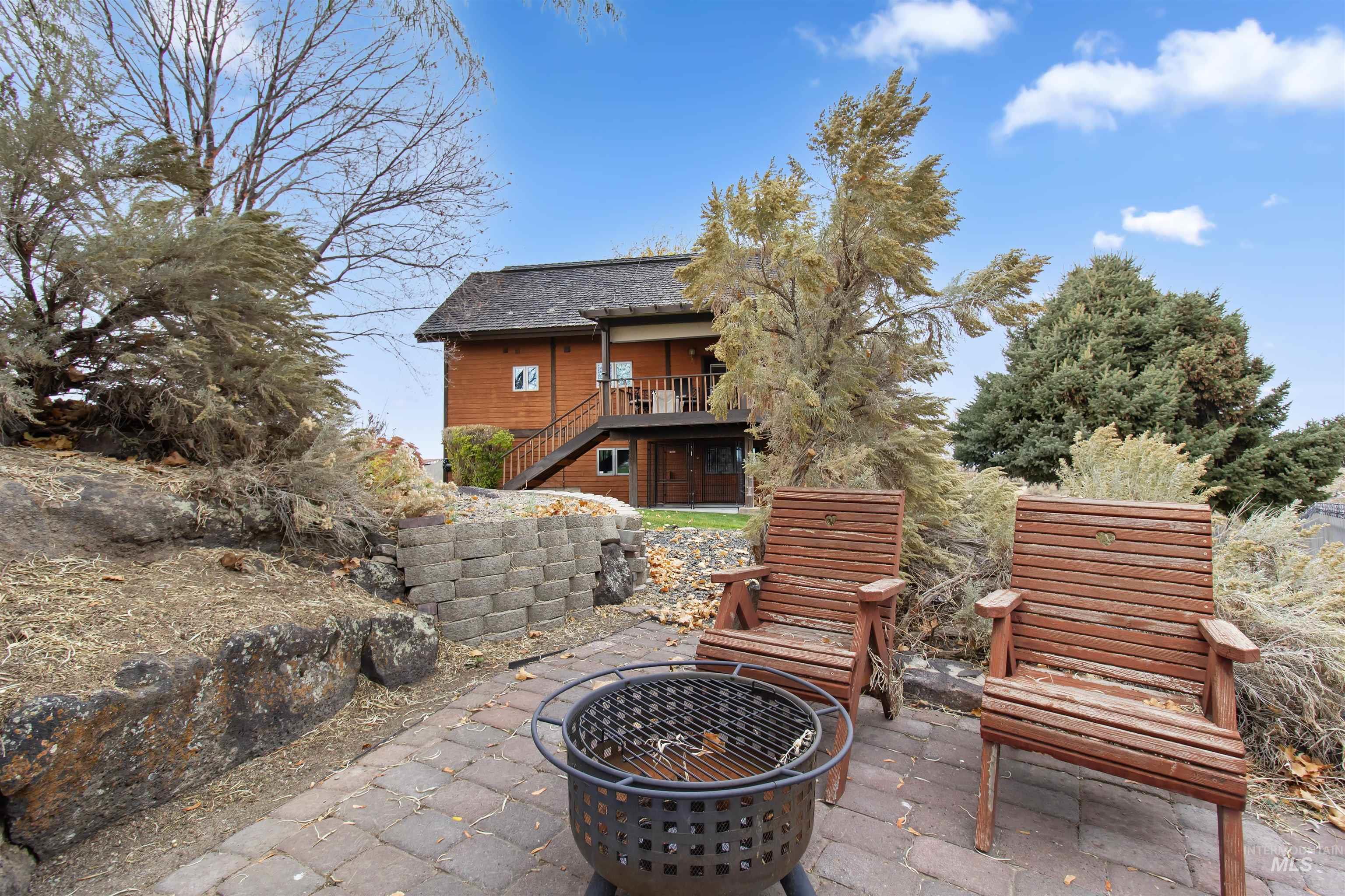 4048 N 3536 E, Kimberly, Idaho 83341, 3 Bedrooms, 3 Bathrooms, Residential For Sale, Price $885,000,MLS 98972983