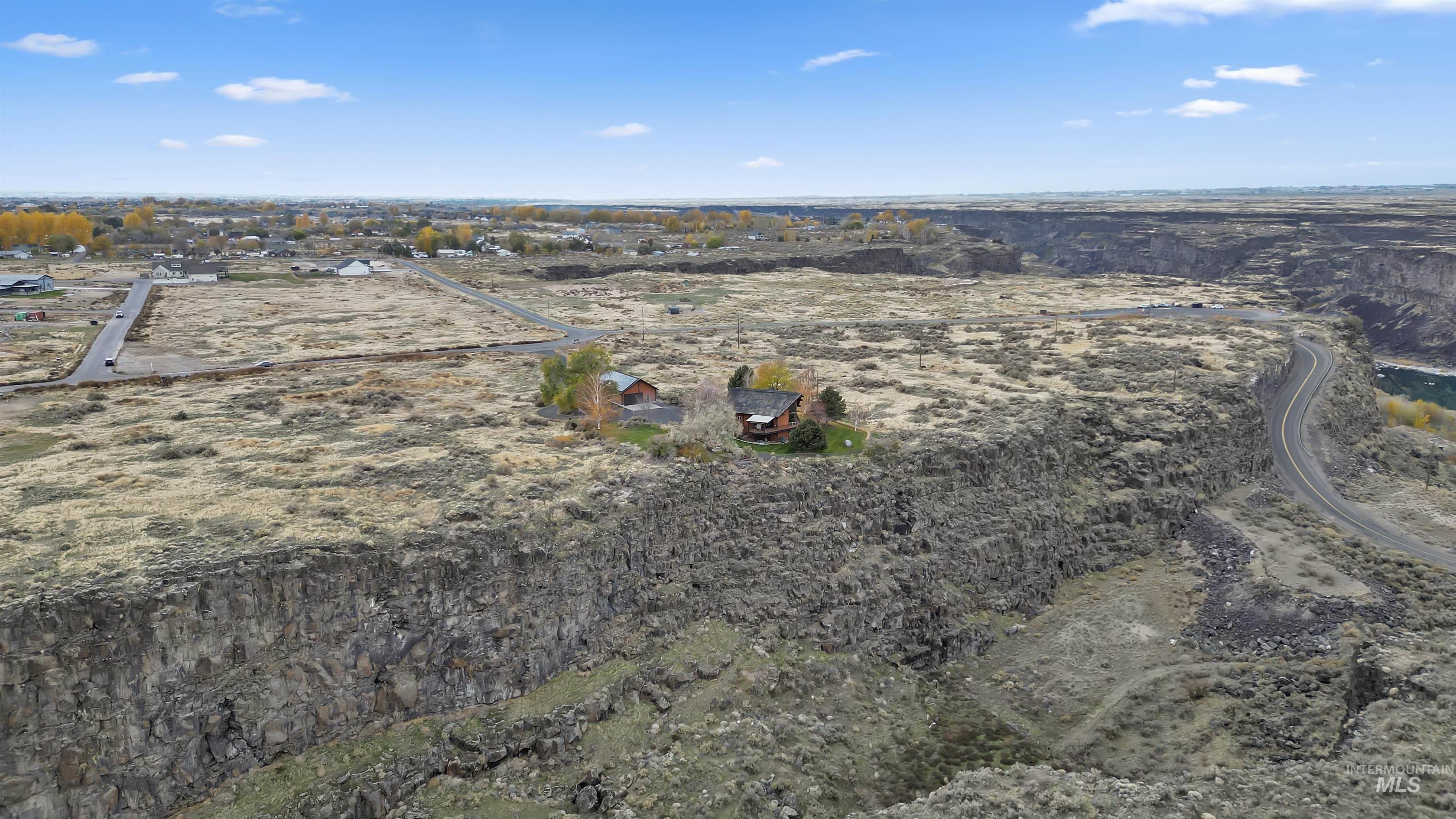 4048 N 3536 E, Kimberly, Idaho 83341, 3 Bedrooms, 3 Bathrooms, Residential For Sale, Price $915,000,MLS 98972983