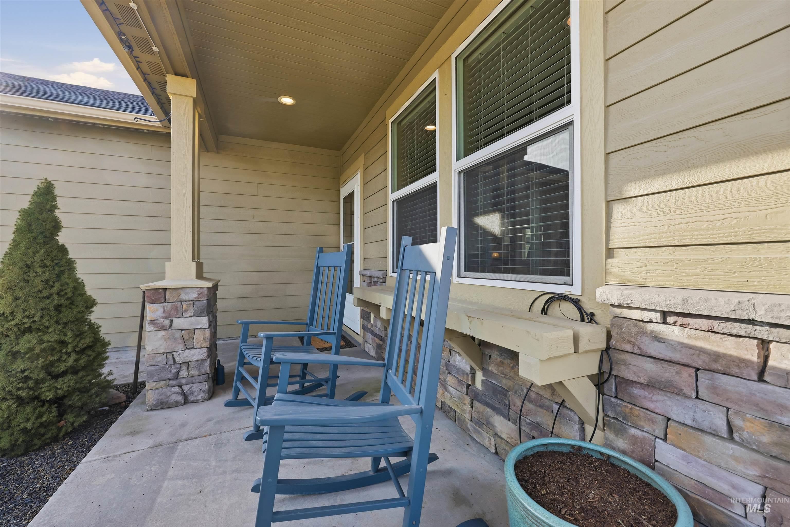 431 S Rocker Avenue, Kuna, Idaho 83634, 4 Bedrooms, 2.5 Bathrooms, Residential For Sale, Price $535,000,MLS 98972984