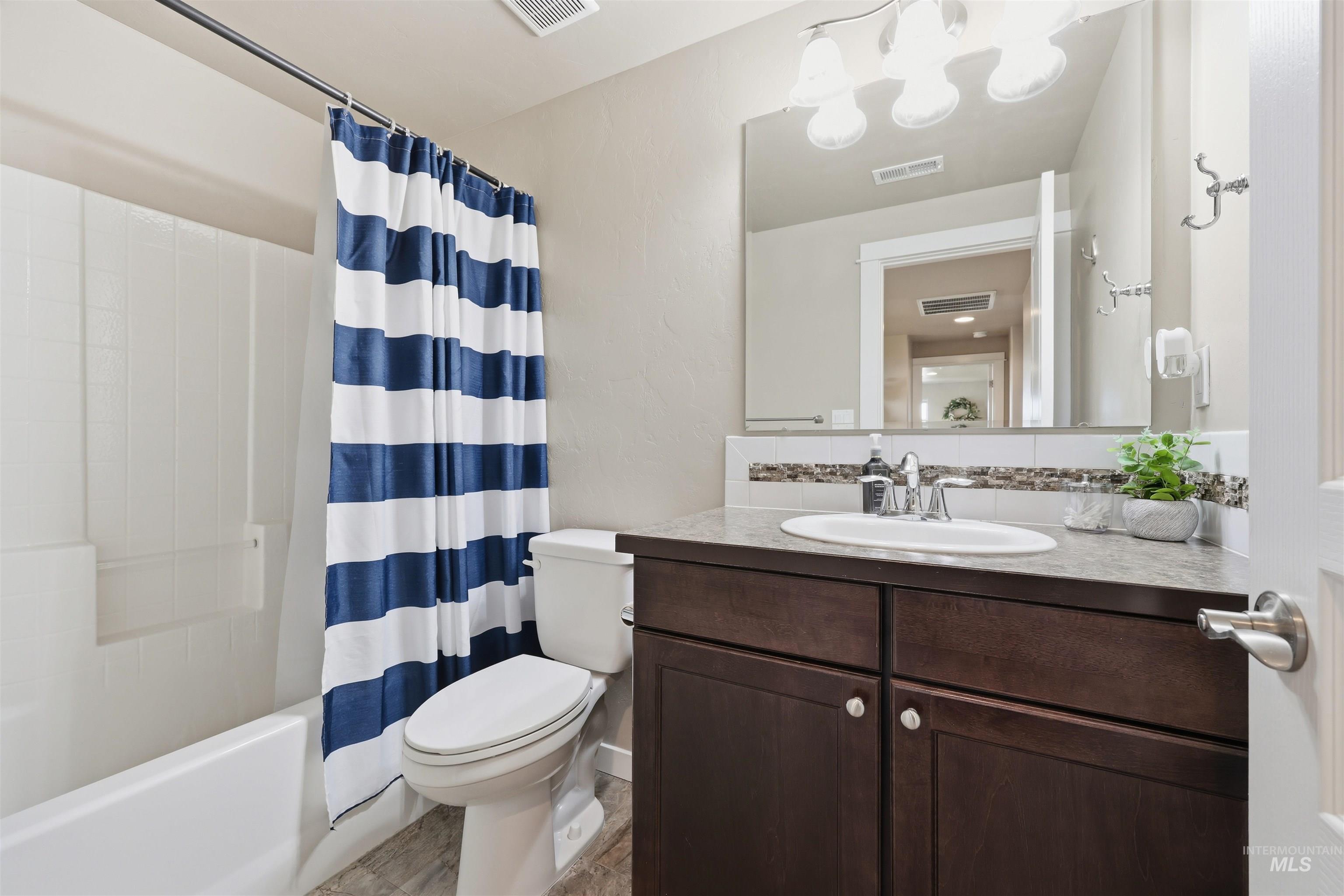 431 S Rocker Avenue, Kuna, Idaho 83634, 4 Bedrooms, 2.5 Bathrooms, Residential For Sale, Price $535,000,MLS 98972984