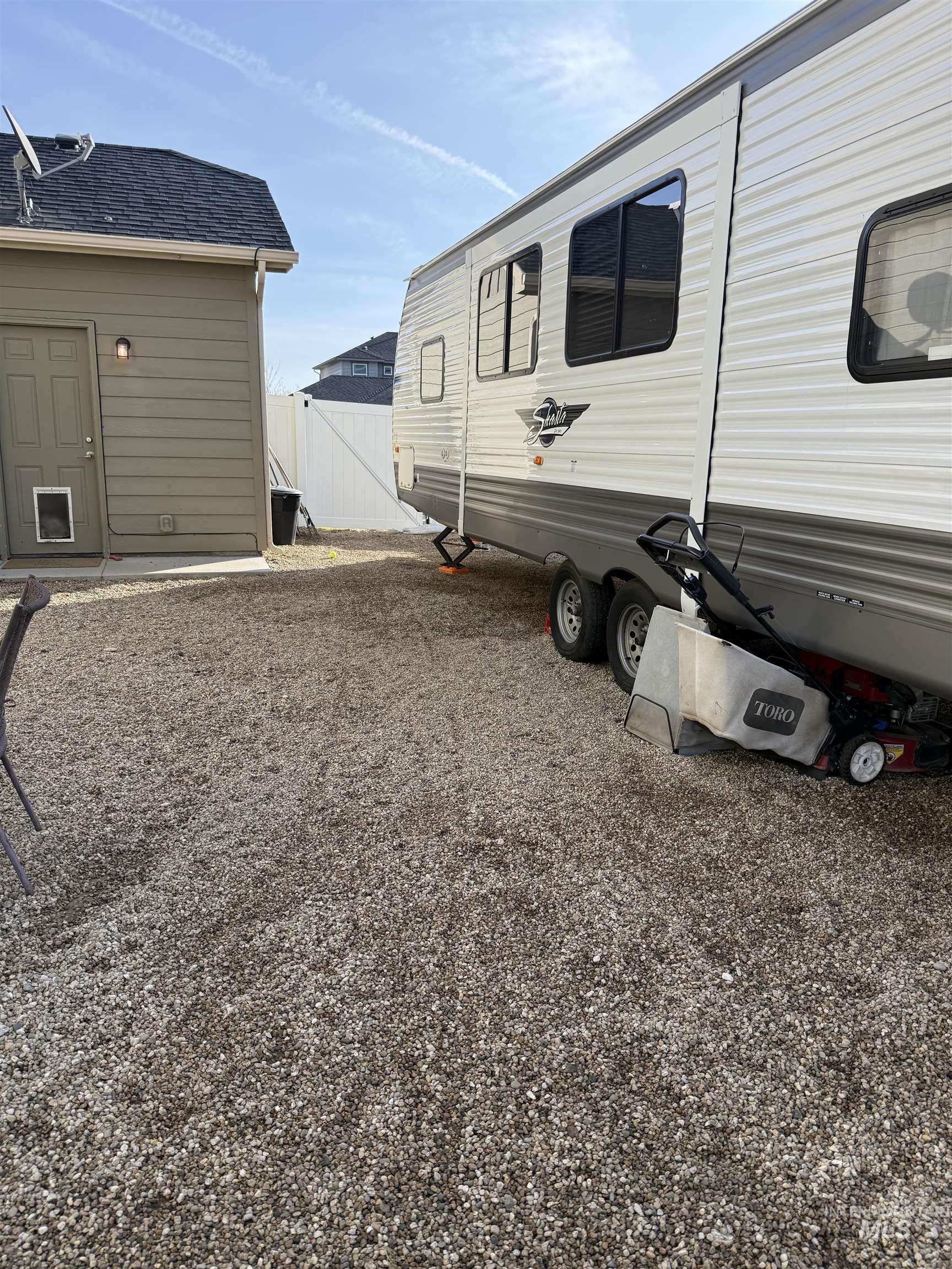 431 S Rocker Avenue, Kuna, Idaho 83634, 4 Bedrooms, 2.5 Bathrooms, Residential For Sale, Price $535,000,MLS 98972984