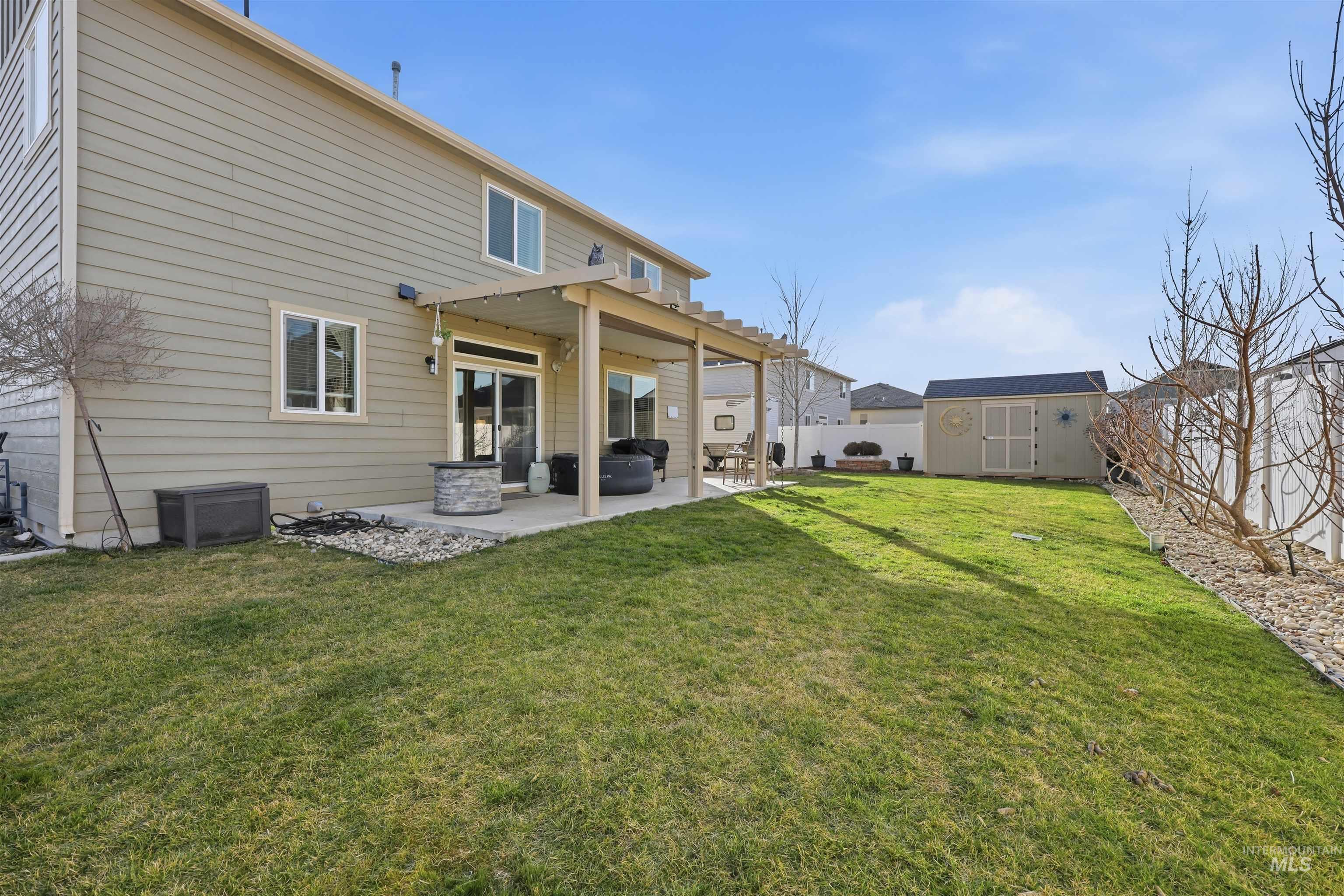 431 S Rocker Avenue, Kuna, Idaho 83634, 4 Bedrooms, 2.5 Bathrooms, Residential For Sale, Price $535,000,MLS 98972984