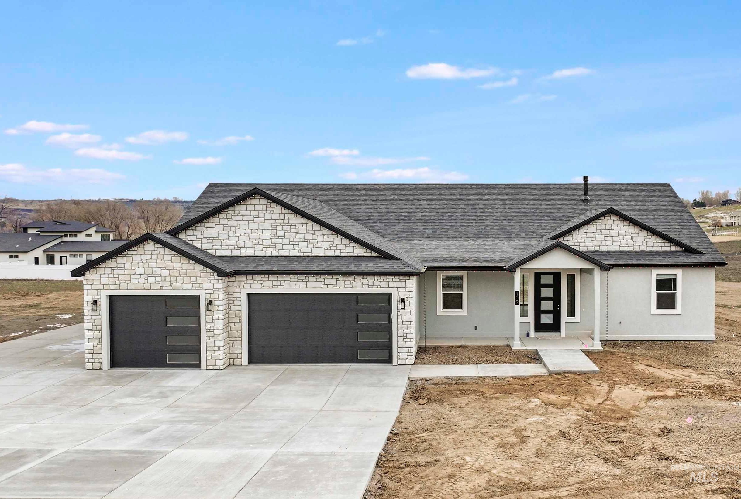 109 Stella Circle, Hagerman, Idaho 83332, 3 Bedrooms, 2 Bathrooms, Residential For Sale, Price $744,900,MLS 98972985
