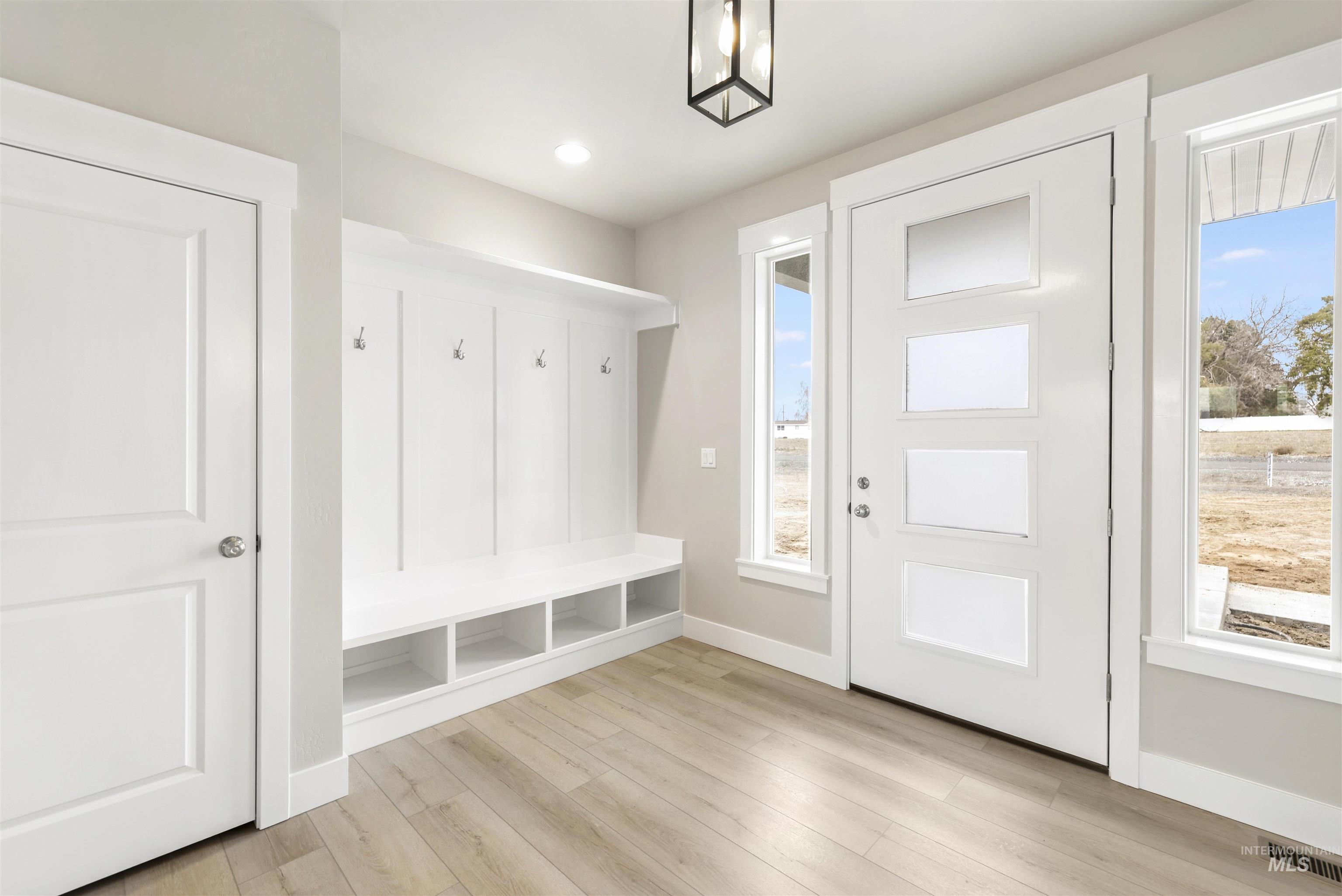 109 Stella Circle, Hagerman, Idaho 83332, 3 Bedrooms, 2 Bathrooms, Residential For Sale, Price $749,900,MLS 98972985